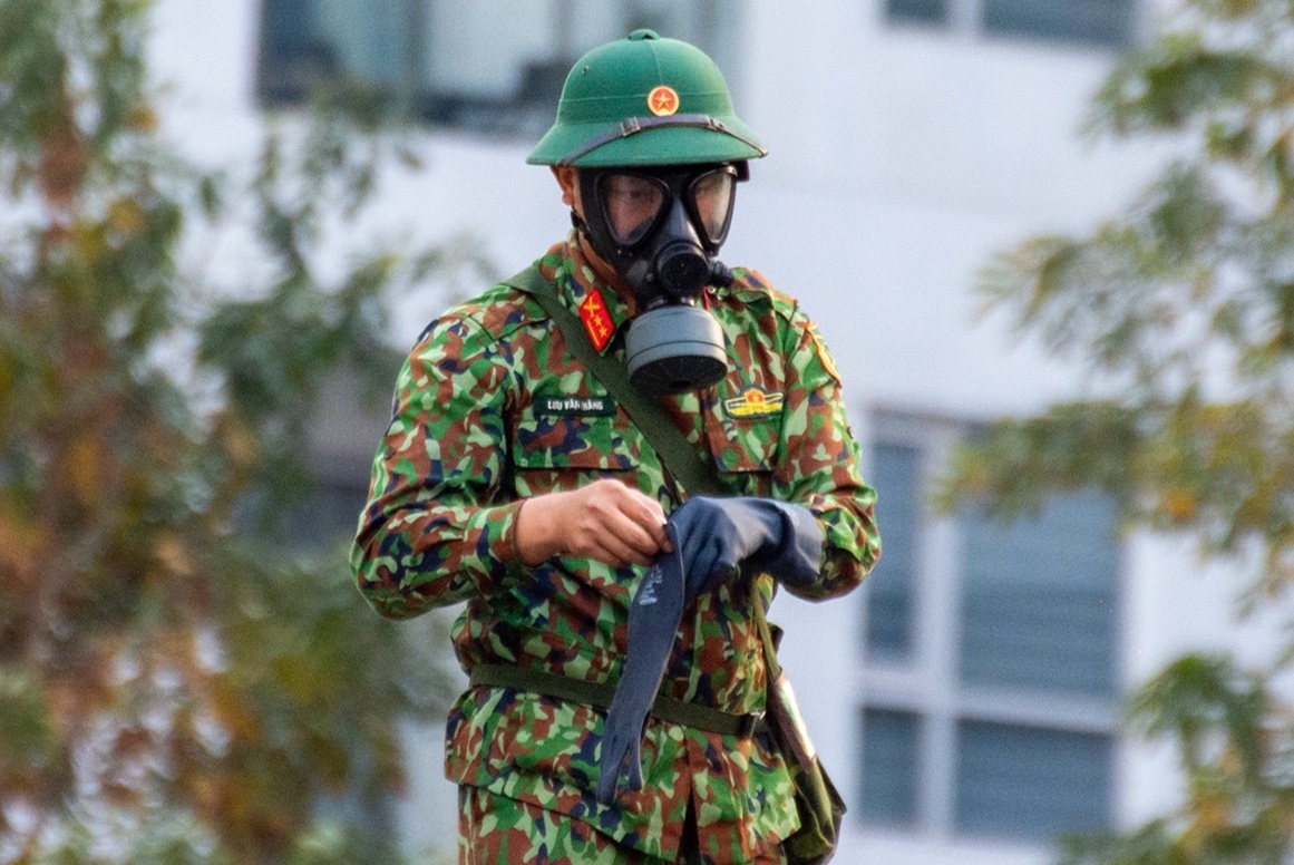 Phun khu trung benh vien anh 5