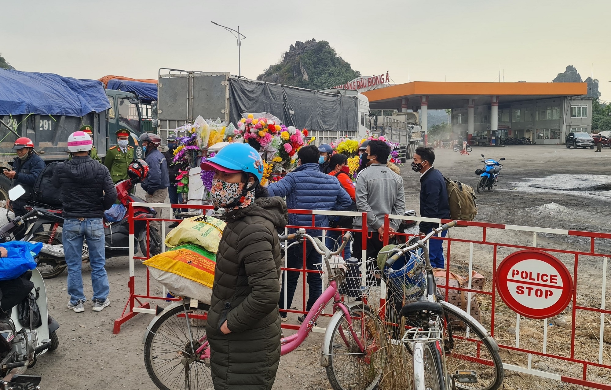 Nguoi Quang Ninh phai vao khu cach ly tap trung khi qua Hai Phong hinh anh