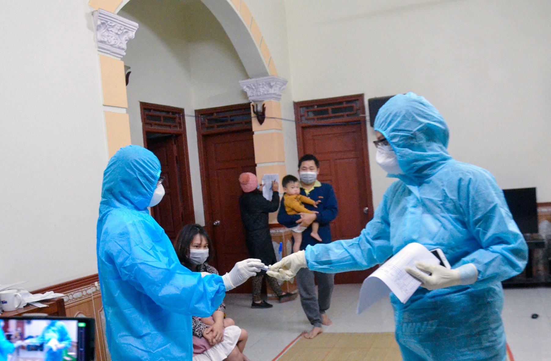 lay mau xet nghiem Covid-19 anh 8