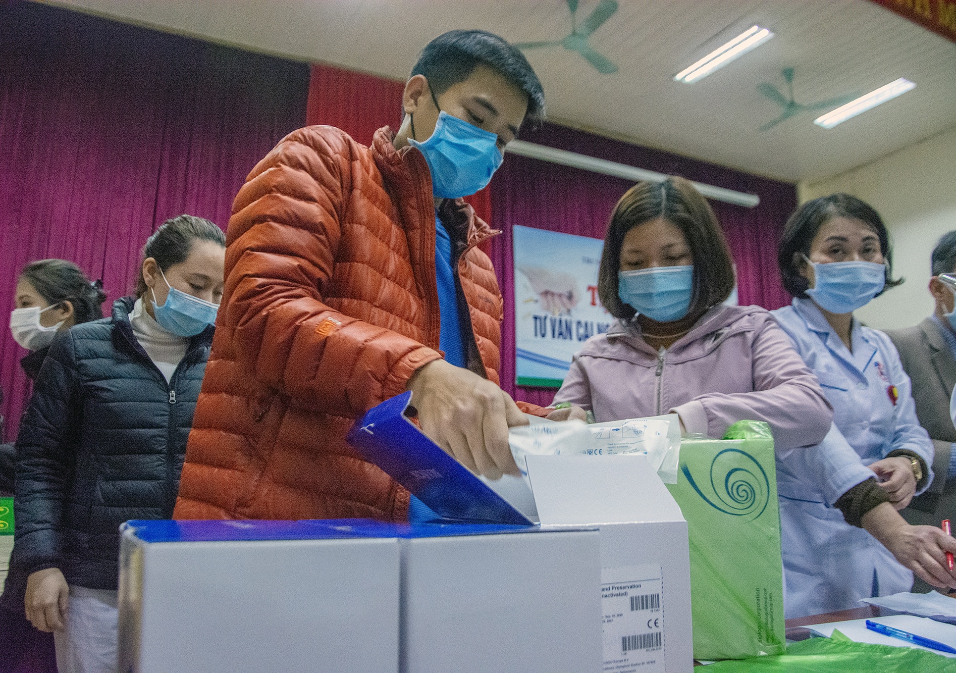 lay mau xet nghiem Covid-19 anh 3