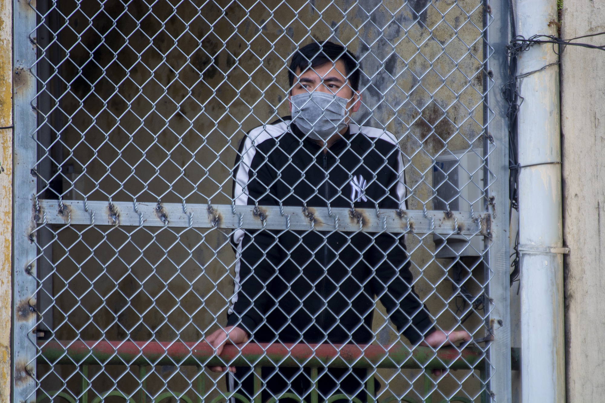 Hon 1.600 cong nhan than Vang Danh an Tet trong khu cach ly hinh anh