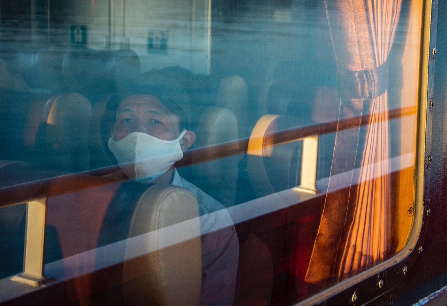 Chuyen tau sum hop mien phi anh 5