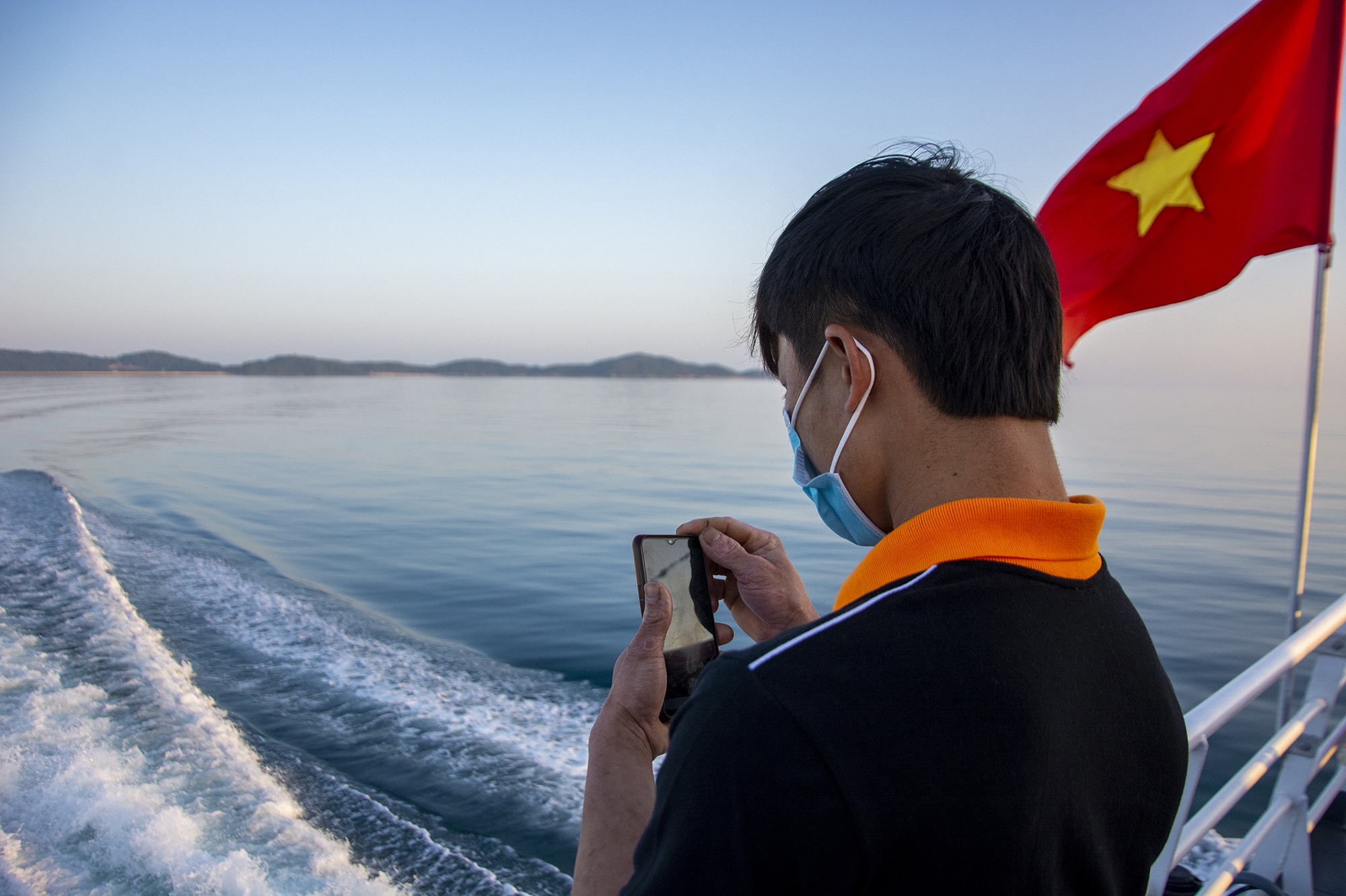 Chuyen tau sum hop mien phi anh 9