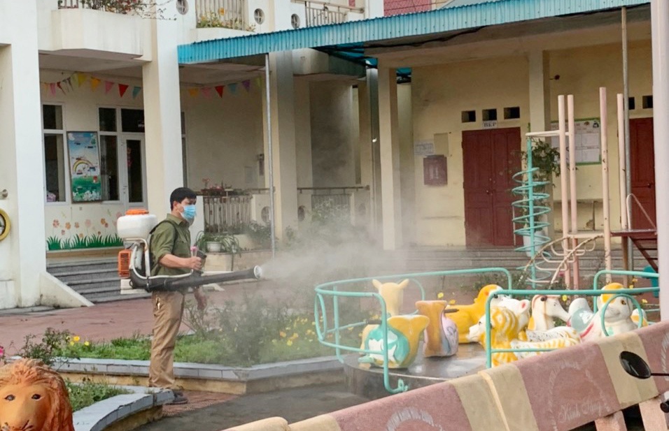 Hoc sinh Quang Ninh di hoc tu ngay 1/3 hinh anh