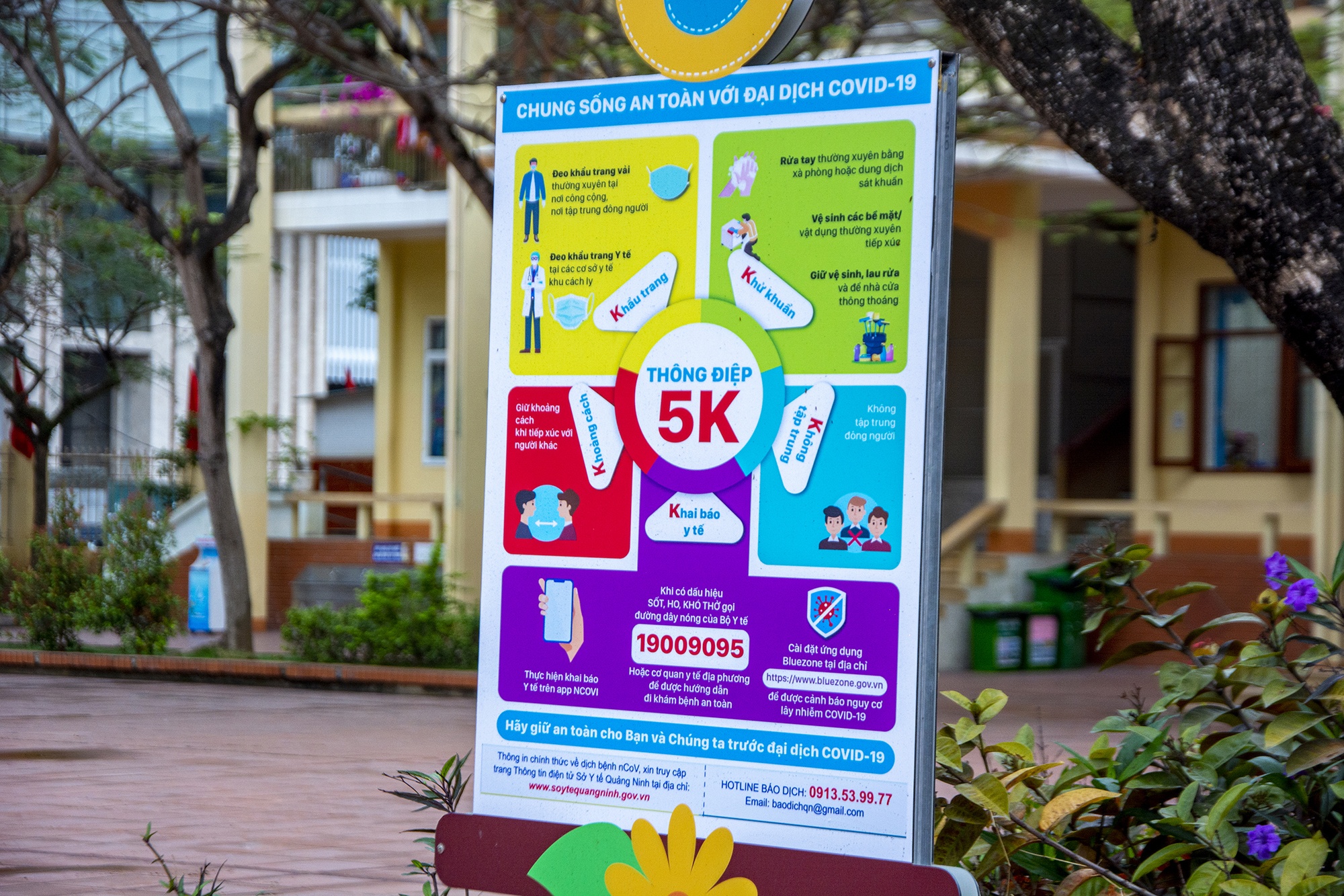 Chao co trong lop hoc anh 6