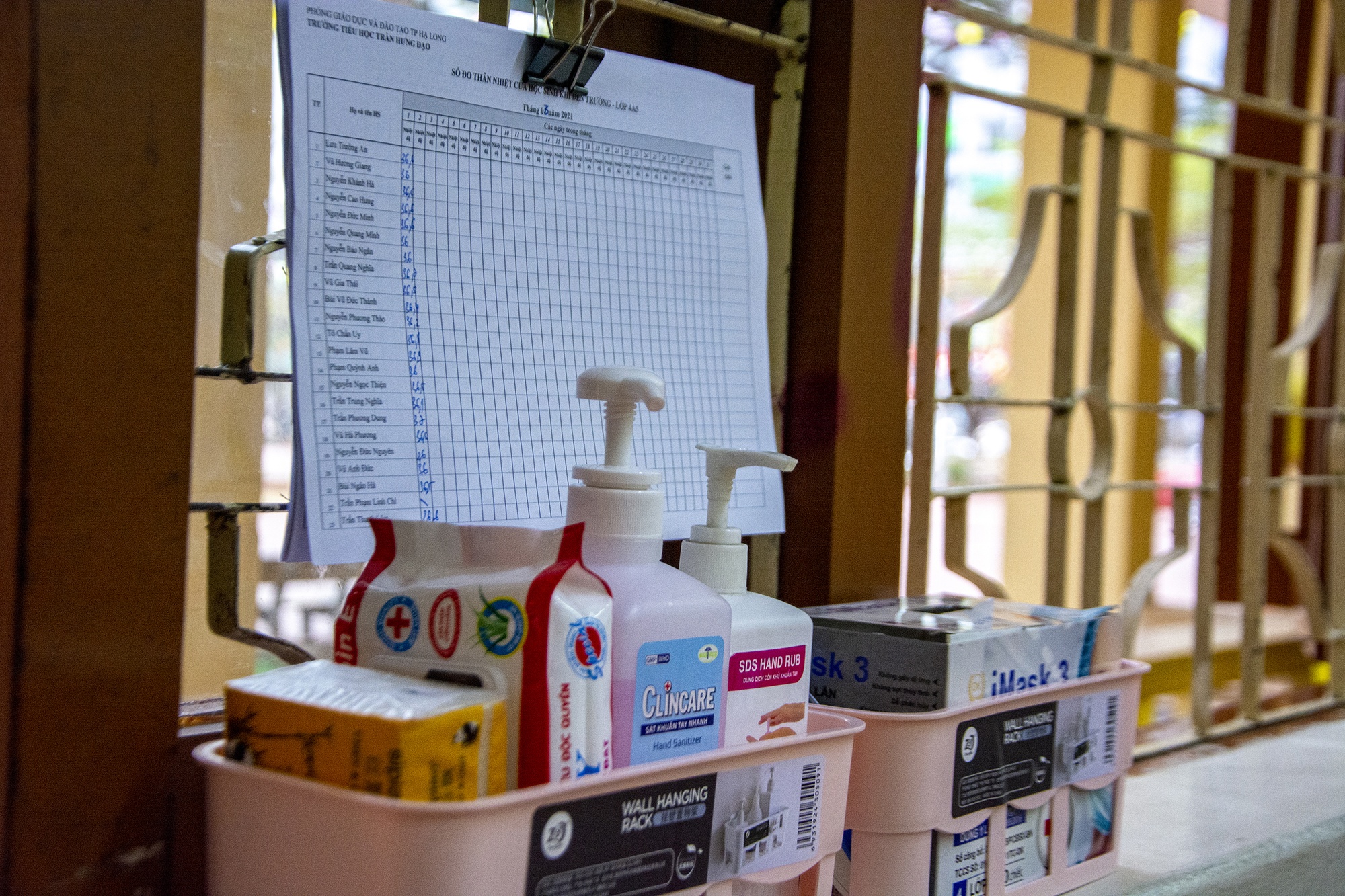 Chao co trong lop hoc anh 9