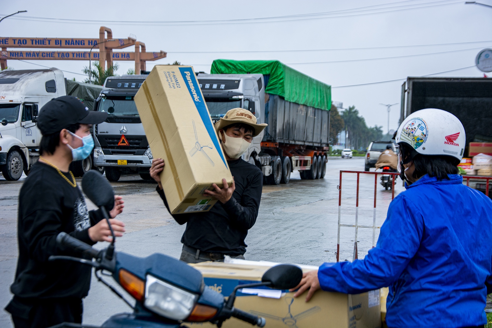 Phong toa quoc lo 18 anh 6