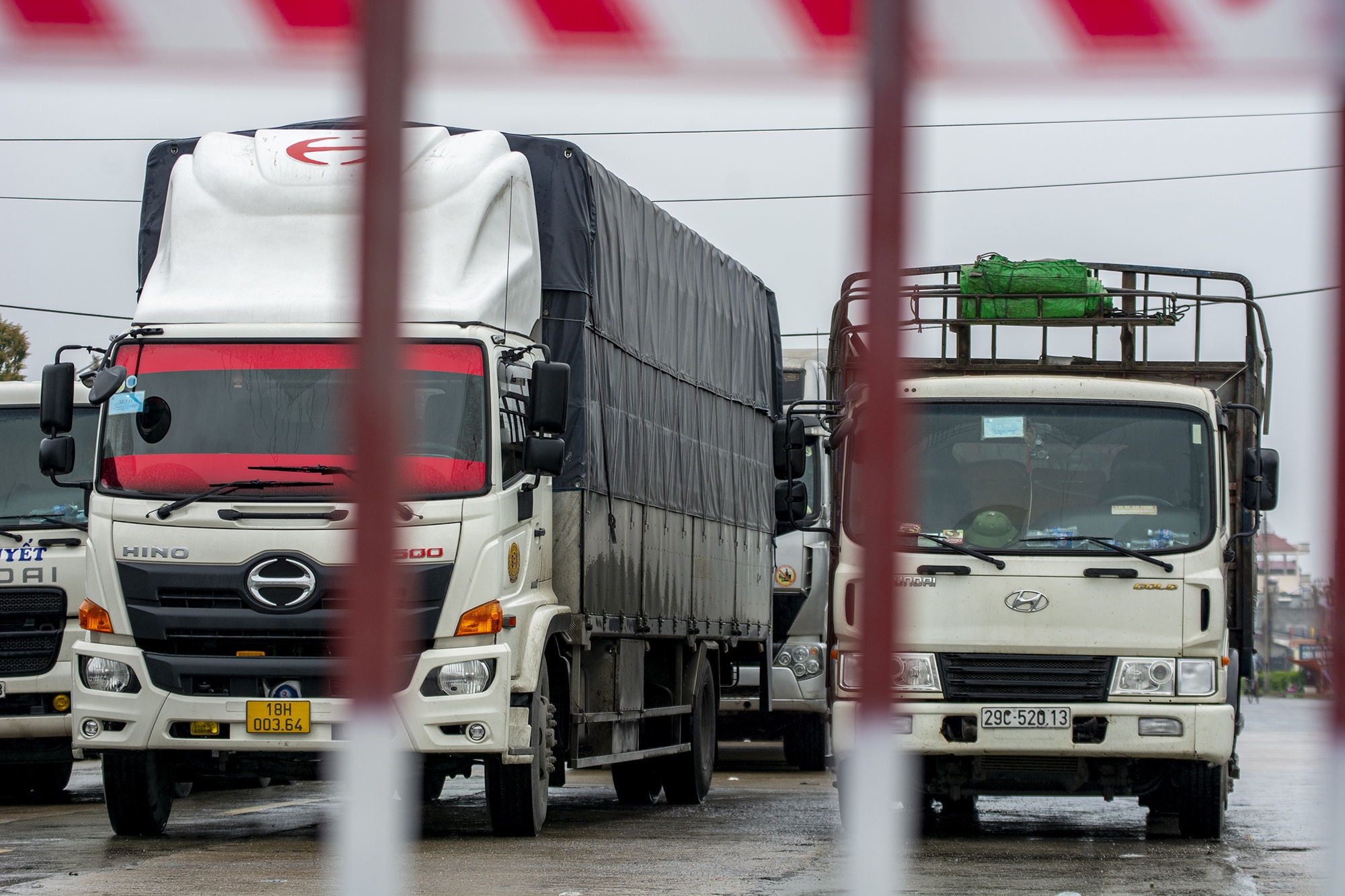 Phong toa quoc lo 18 anh 2