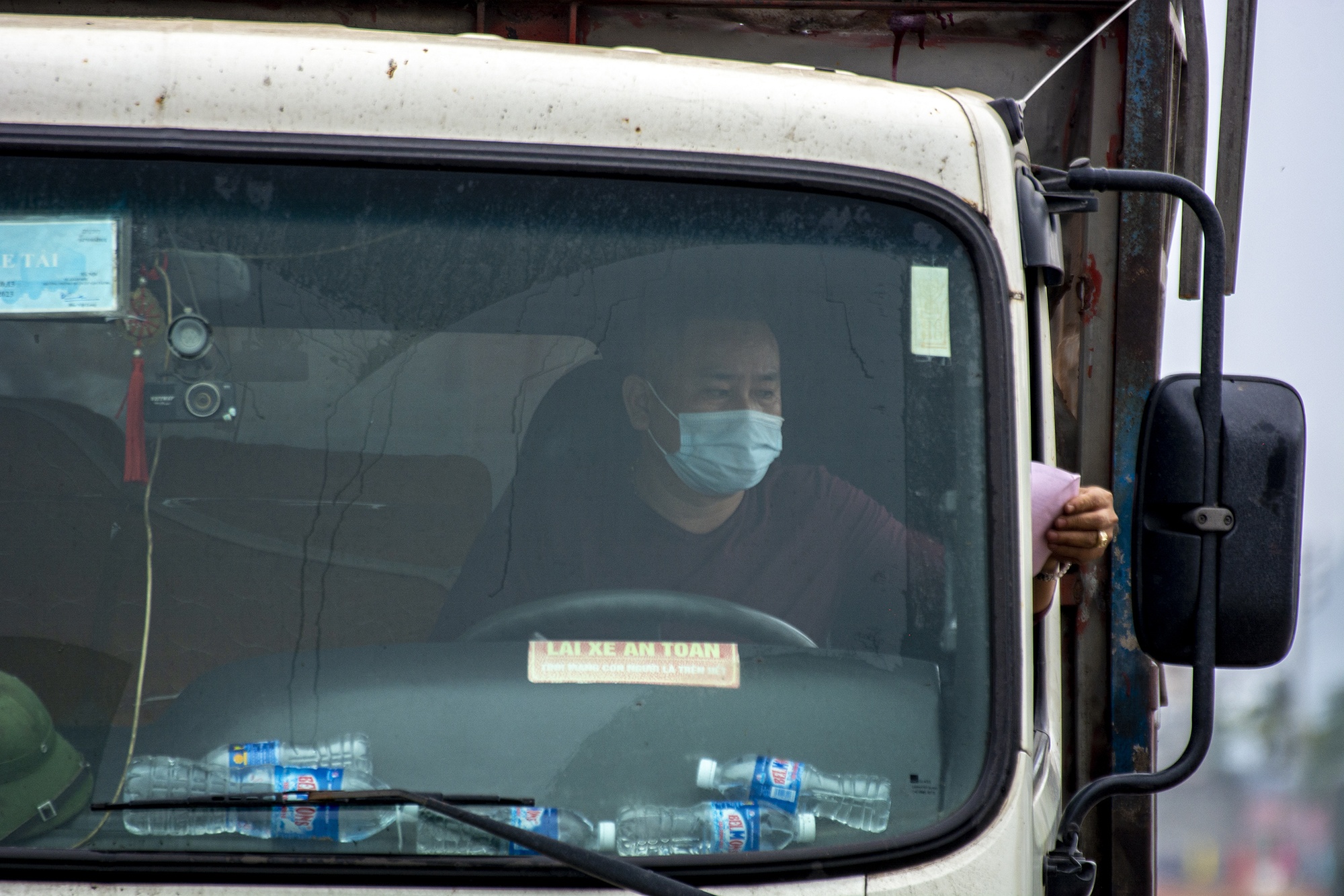 Phong toa quoc lo 18 anh 5