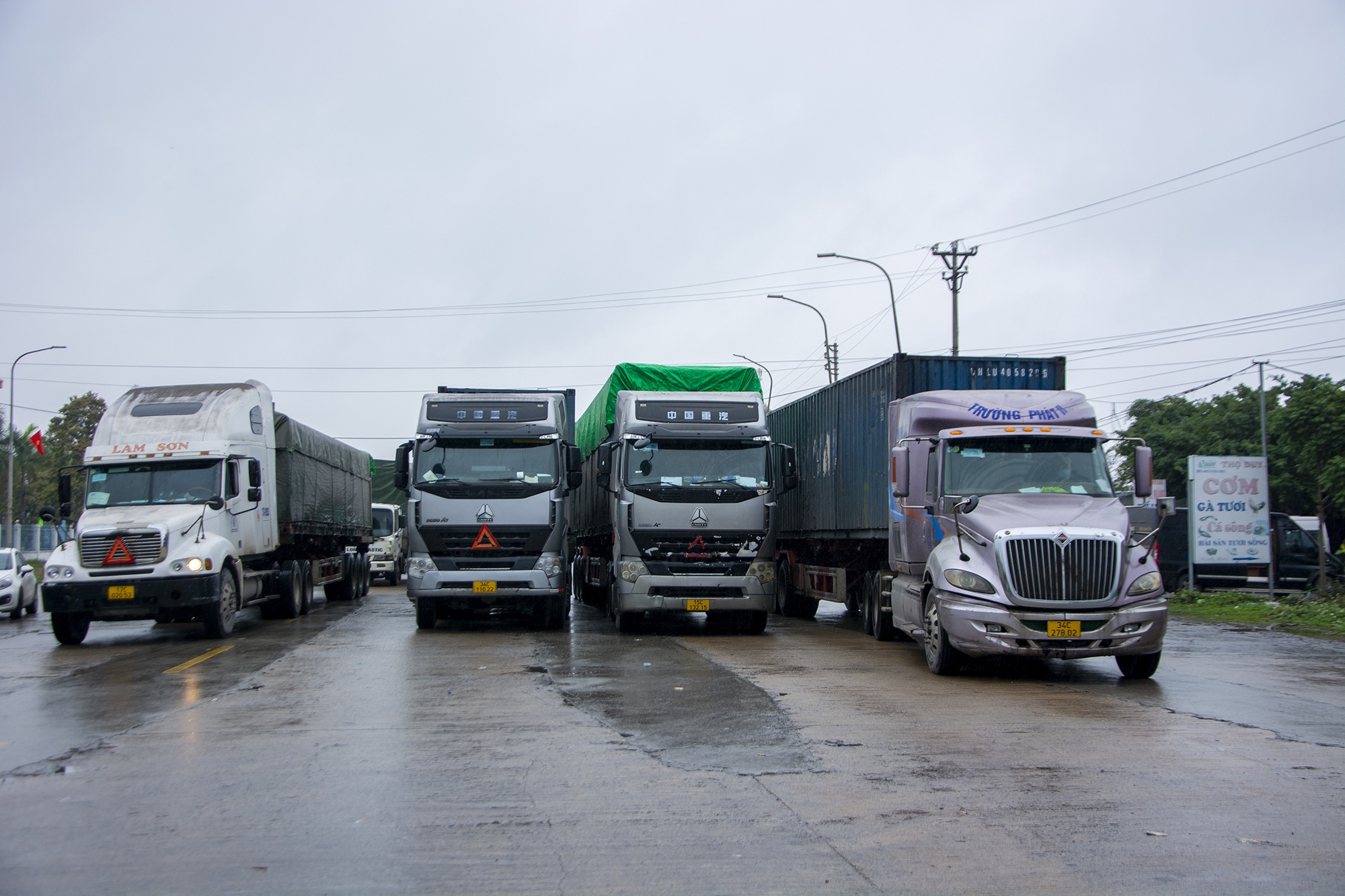 Phong toa quoc lo 18 anh 4