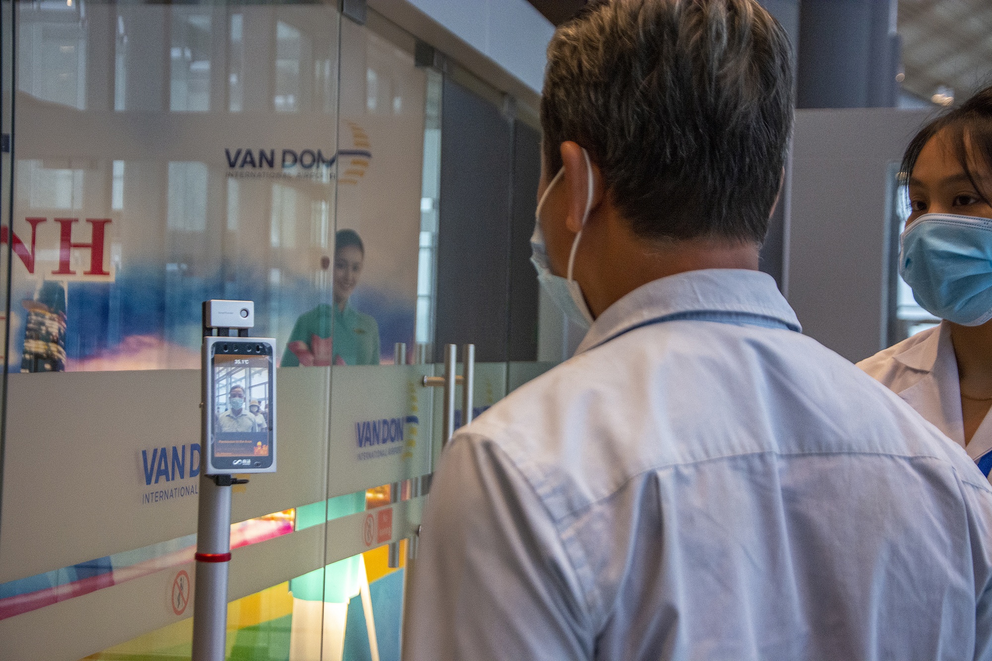 San bay Van Don anh 11