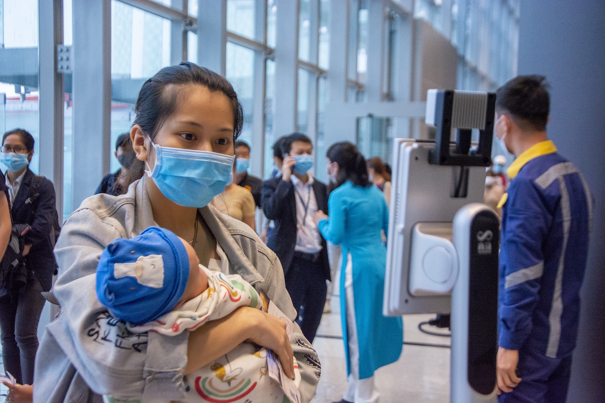 San bay Van Don anh 5