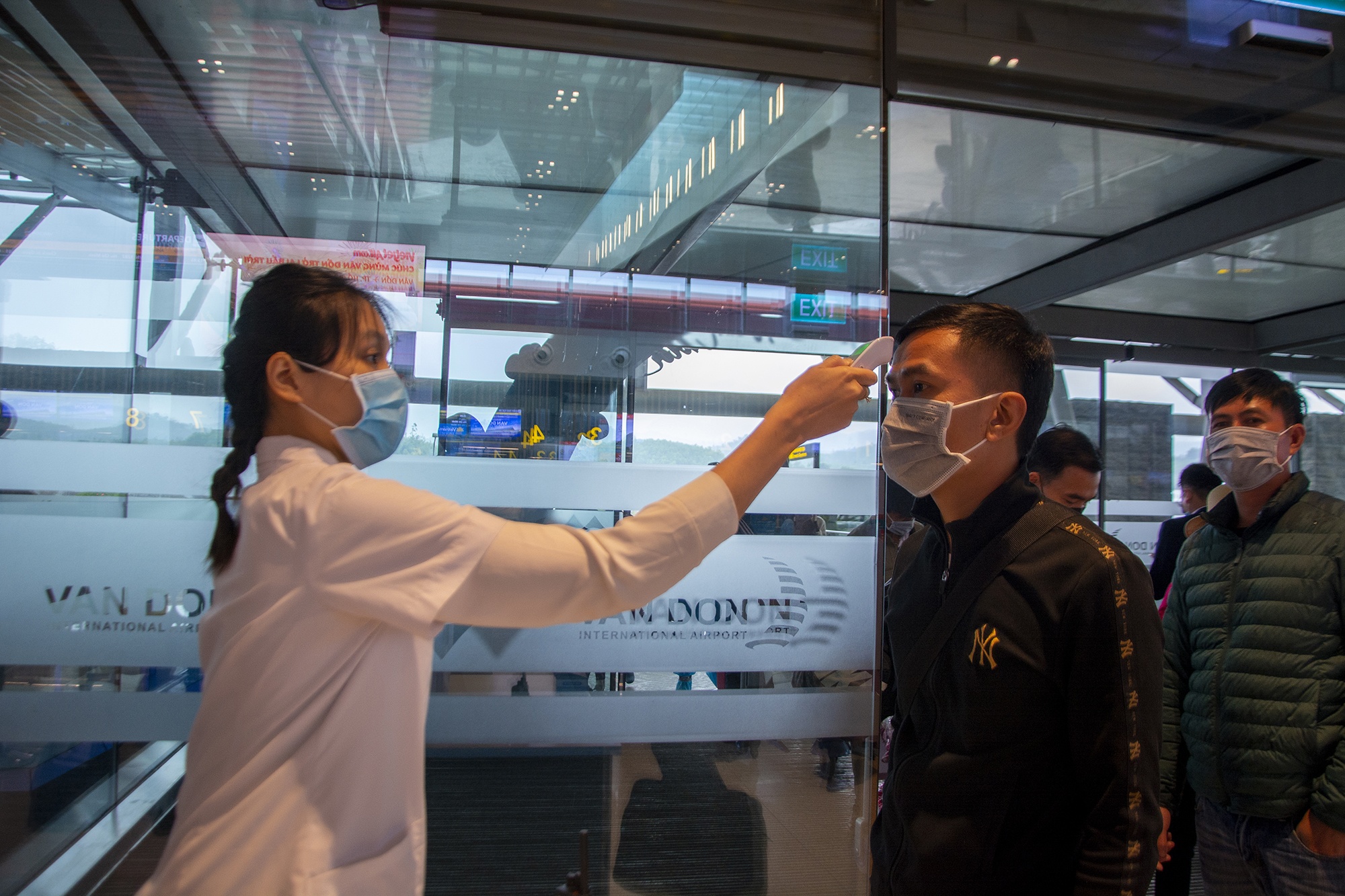 San bay Van Don anh 8