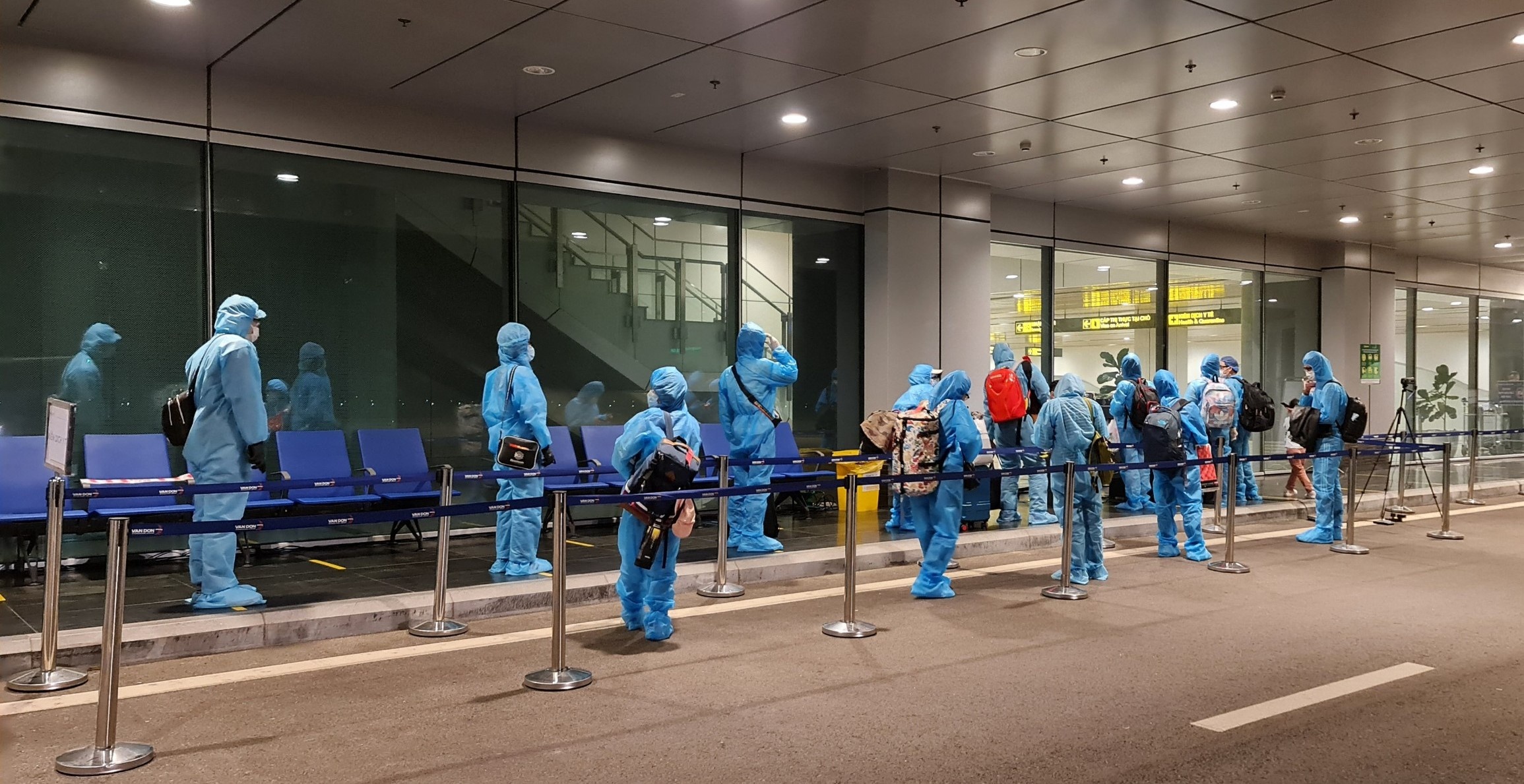 chuyen bay giai cuu anh 1