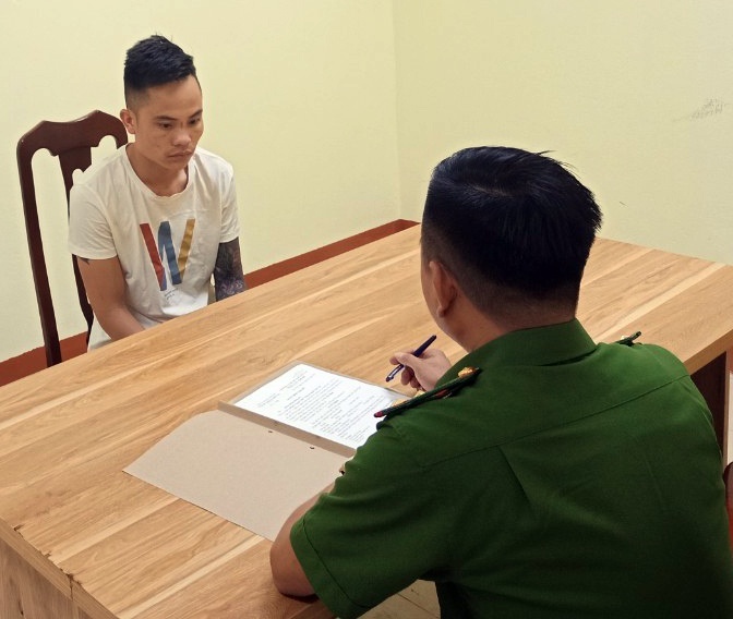 Dap pha oto vi xin vuot khong thanh hinh anh