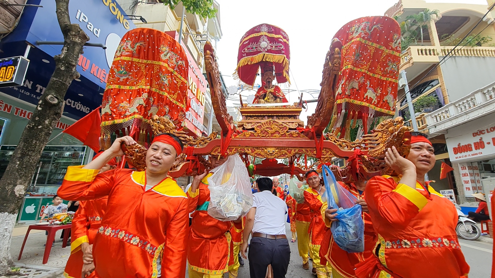 Chui qua kieu ruoc de cau mong may man hinh anh