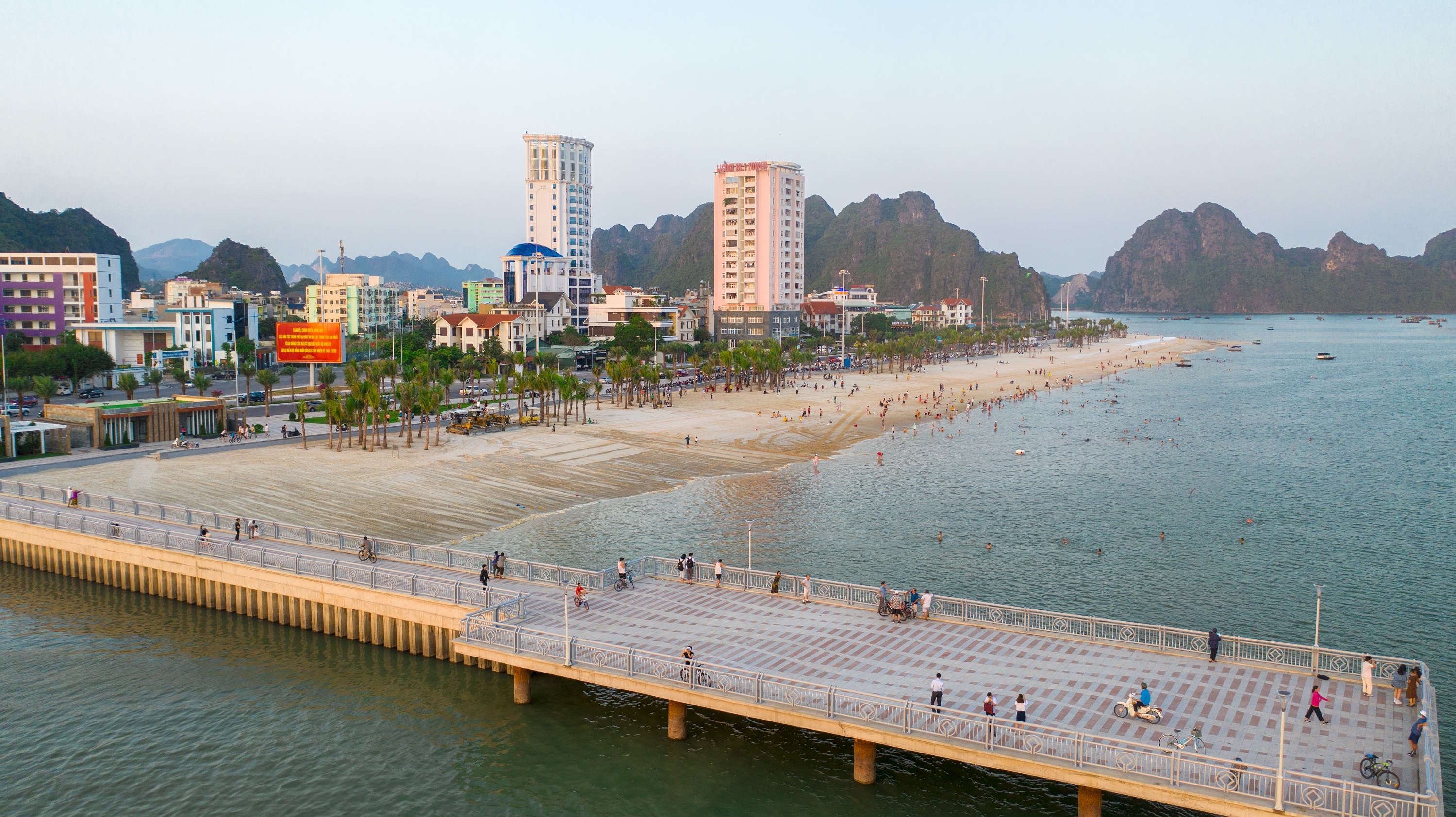 Du lịch Hạ Long ảnh 1 Du lich Ha Long anh 1