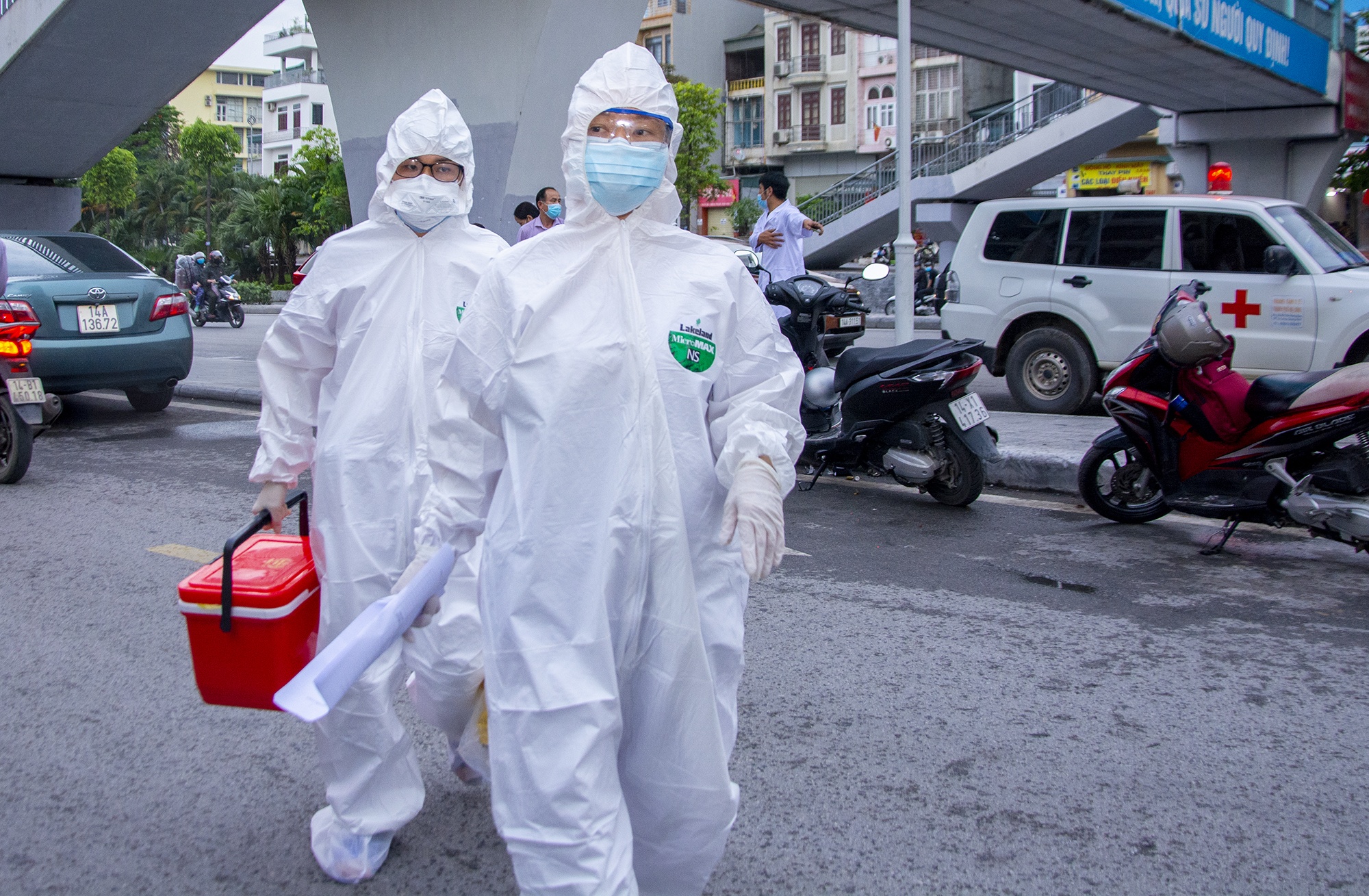 Nhieu F1, F2 o Ha Long am tinh voi nCoV hinh anh