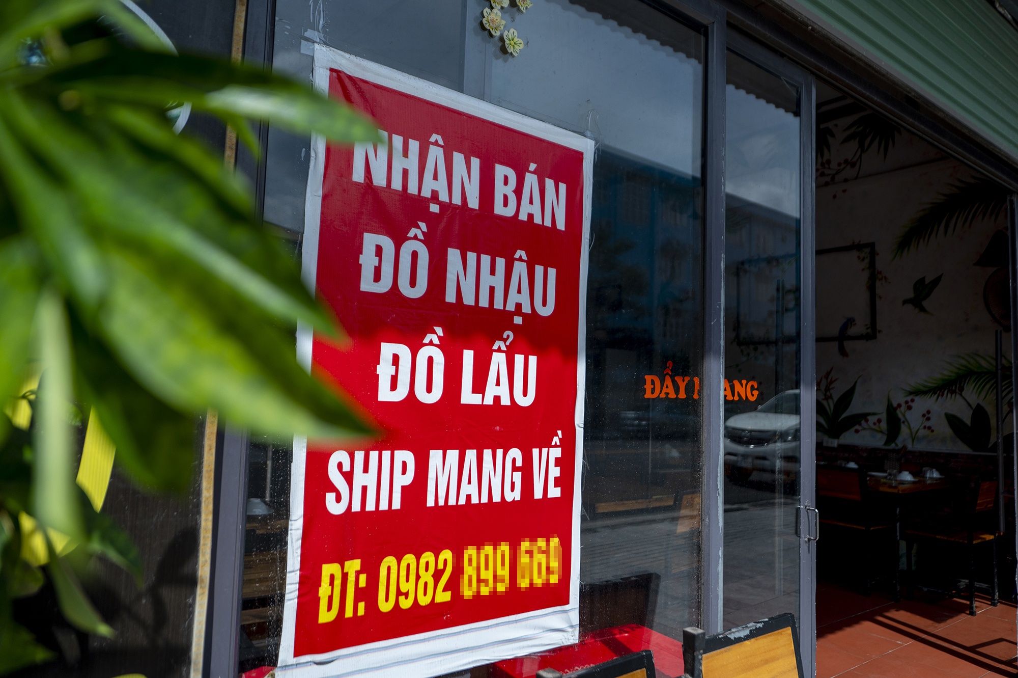 Nha hang dong cua de chong dich Covid-19 anh 4