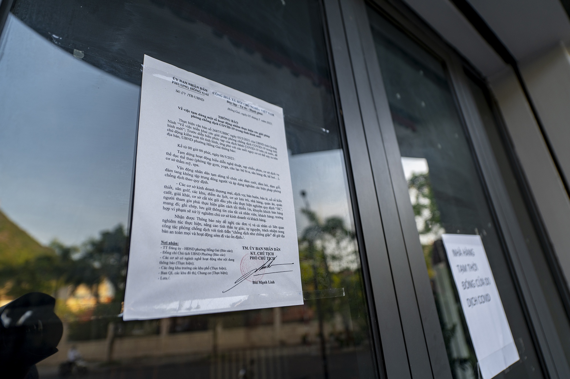 Nha hang dong cua de chong dich Covid-19 anh 8