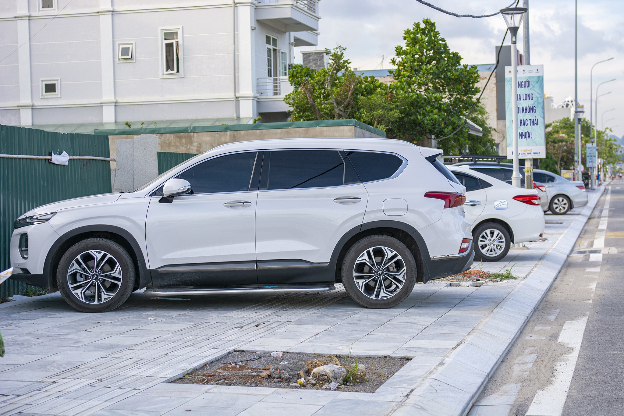 Oto,  xe may xep hang chan loi nguoi dan di ra bien anh 15