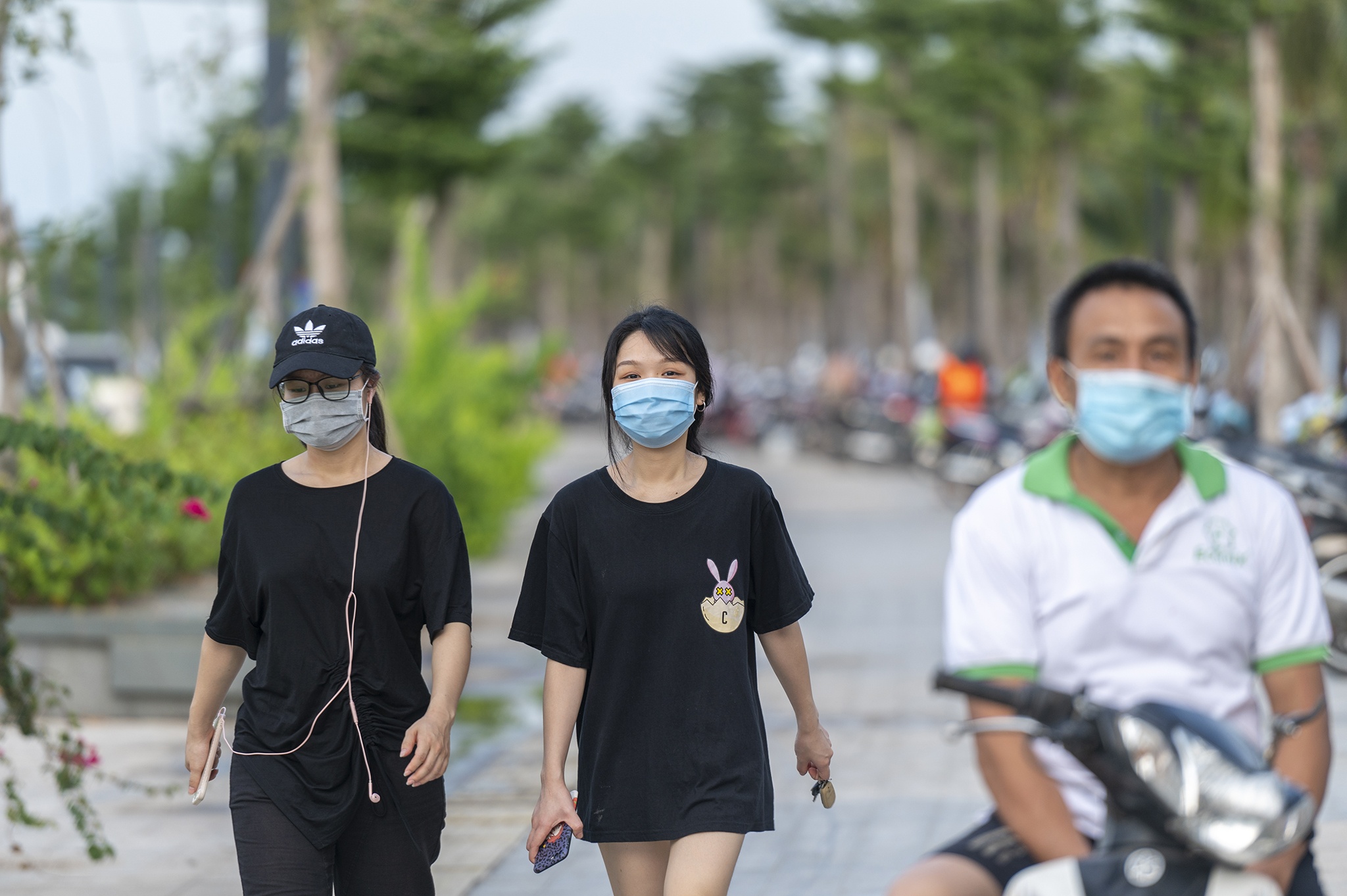 Oto,  xe may xep hang chan loi nguoi dan di ra bien anh 6