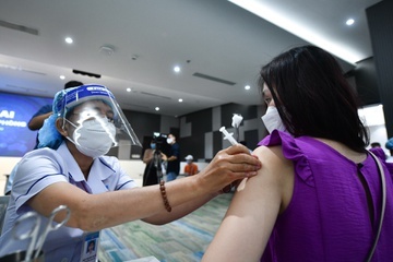 Mot nguoi tu vong sau khi tiem vaccine, nghi do nhoi mau co tim hinh anh