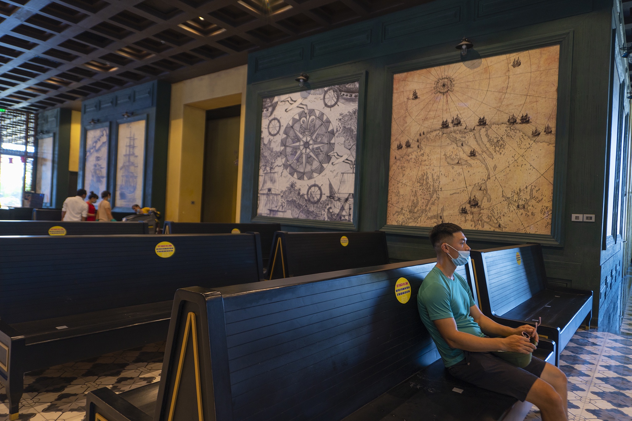 Miễn 100% giá vé vịnh Hạ Long vẫn vắng bóng du khách ảnh 6 Mien 100% gia ve vinh Ha Long van vang bong du khach anh 6