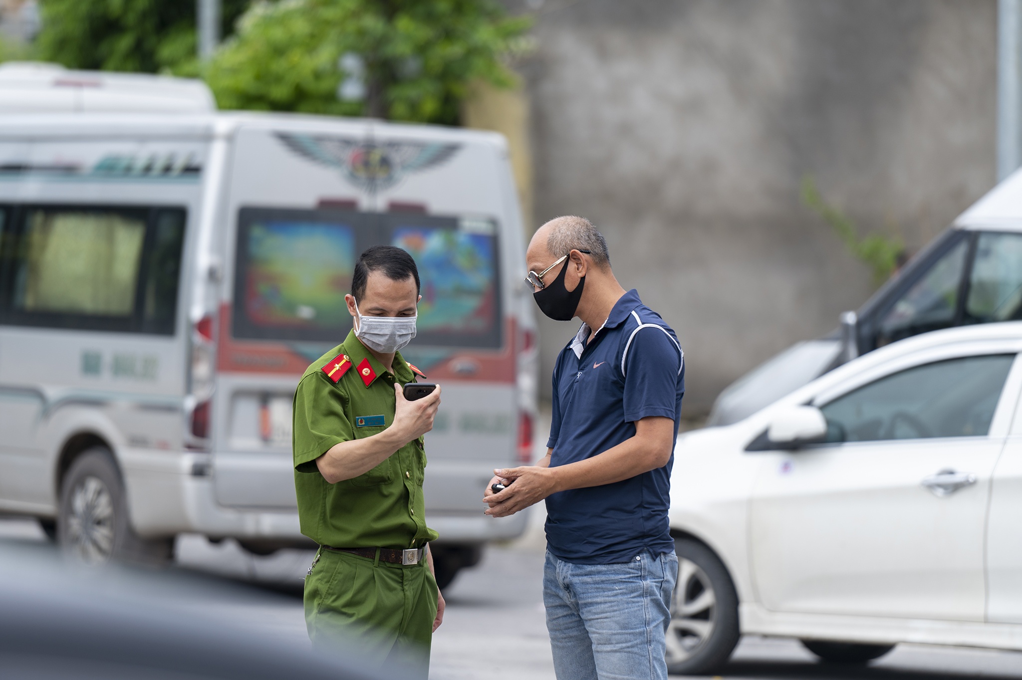 Nguoi tu TP Cam Pha di noi khac phai lam xet nghiem Covid-19 anh 13