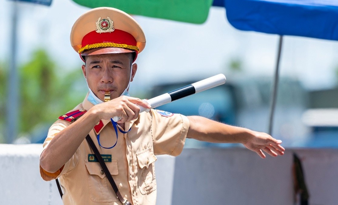 Quang Ninh dung van tai hanh khach lien tinh sau 2 ca mac Covid-19 moi hinh anh