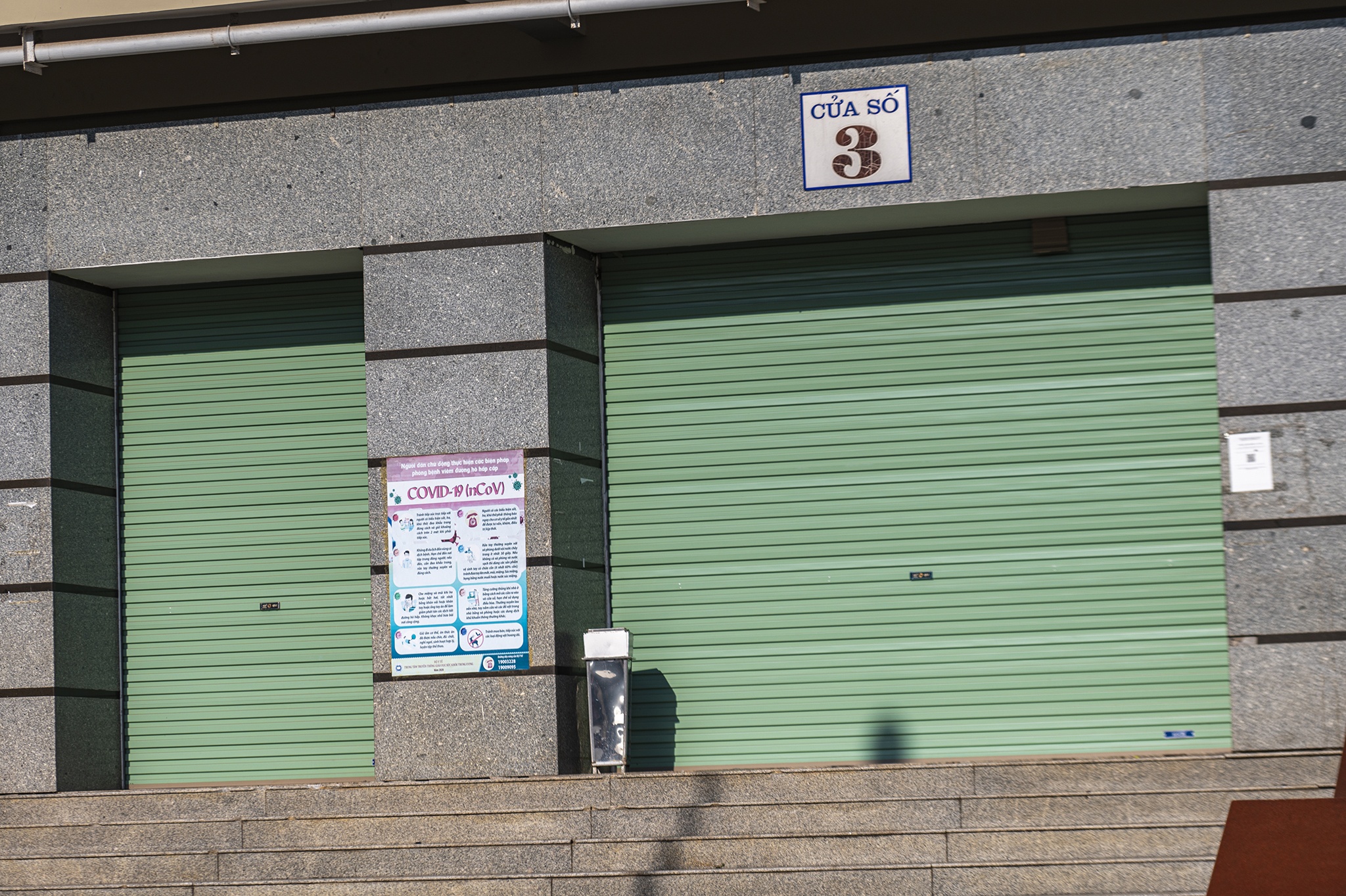 Trung tam thuong mai nam sat bien gioi khong bong nguoi anh 10