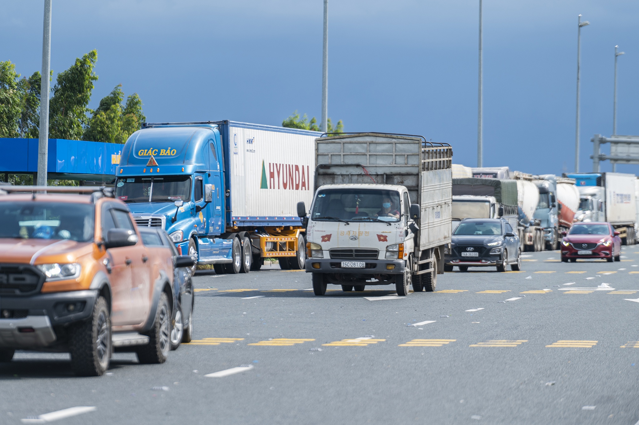 Lai xe bi mac ket tai chot do quy dinh moi cua Quang Ninh anh 8