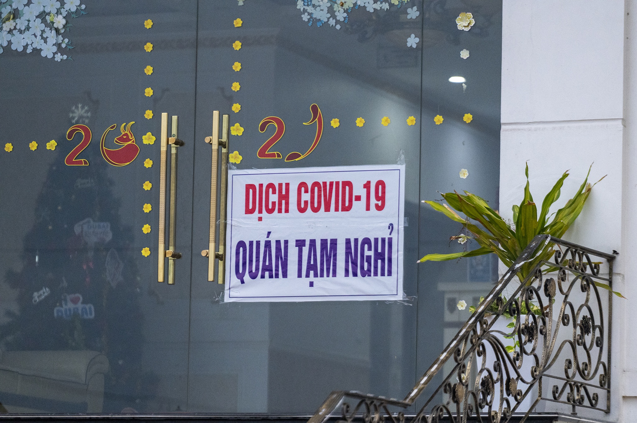 Phong toa khu vuc xuat hien ca tai duong tinh voi nCoV o Quang Ninh anh 9
