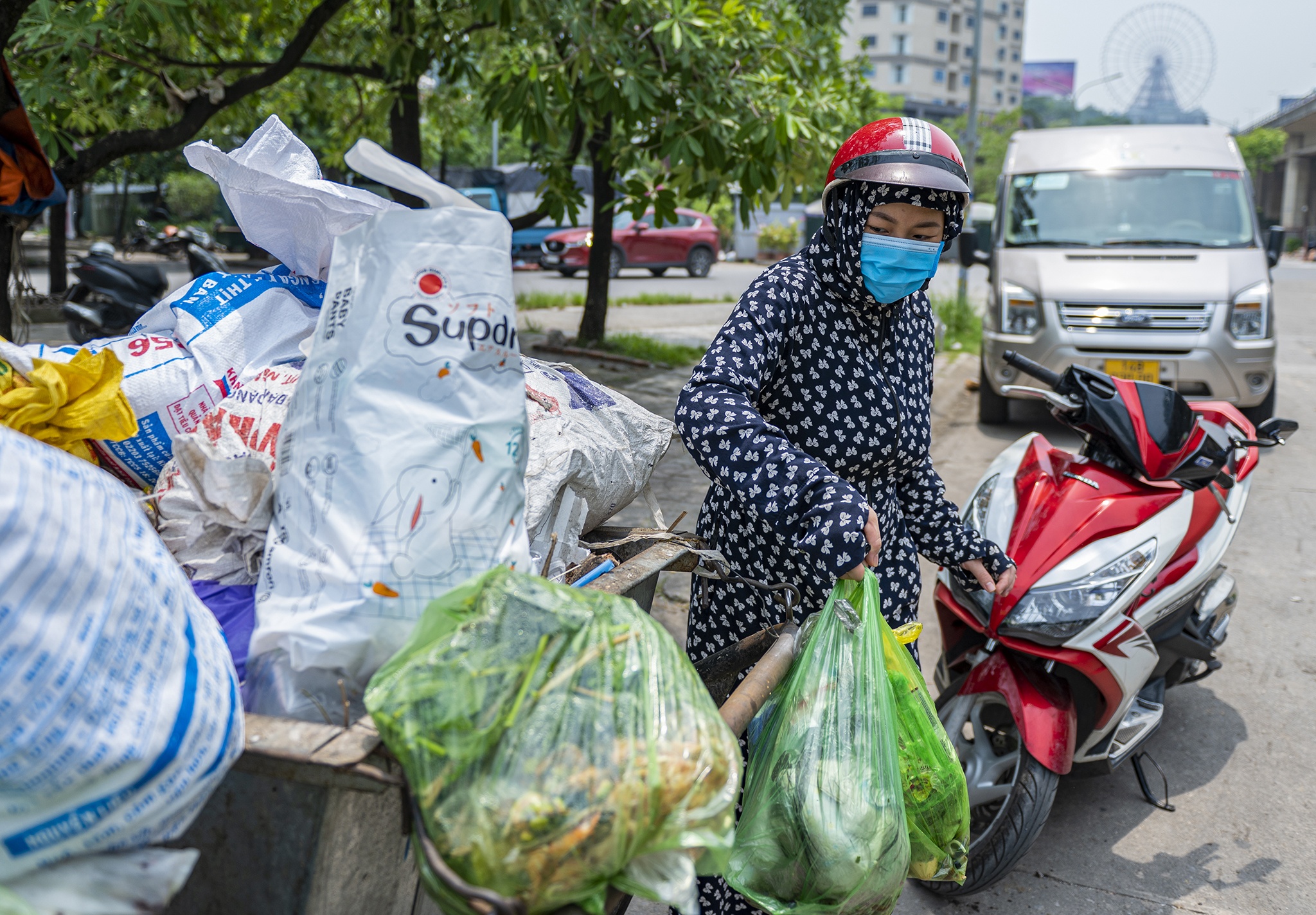 Rac thai bua vay nhieu tuyen pho o Ha Long anh 6