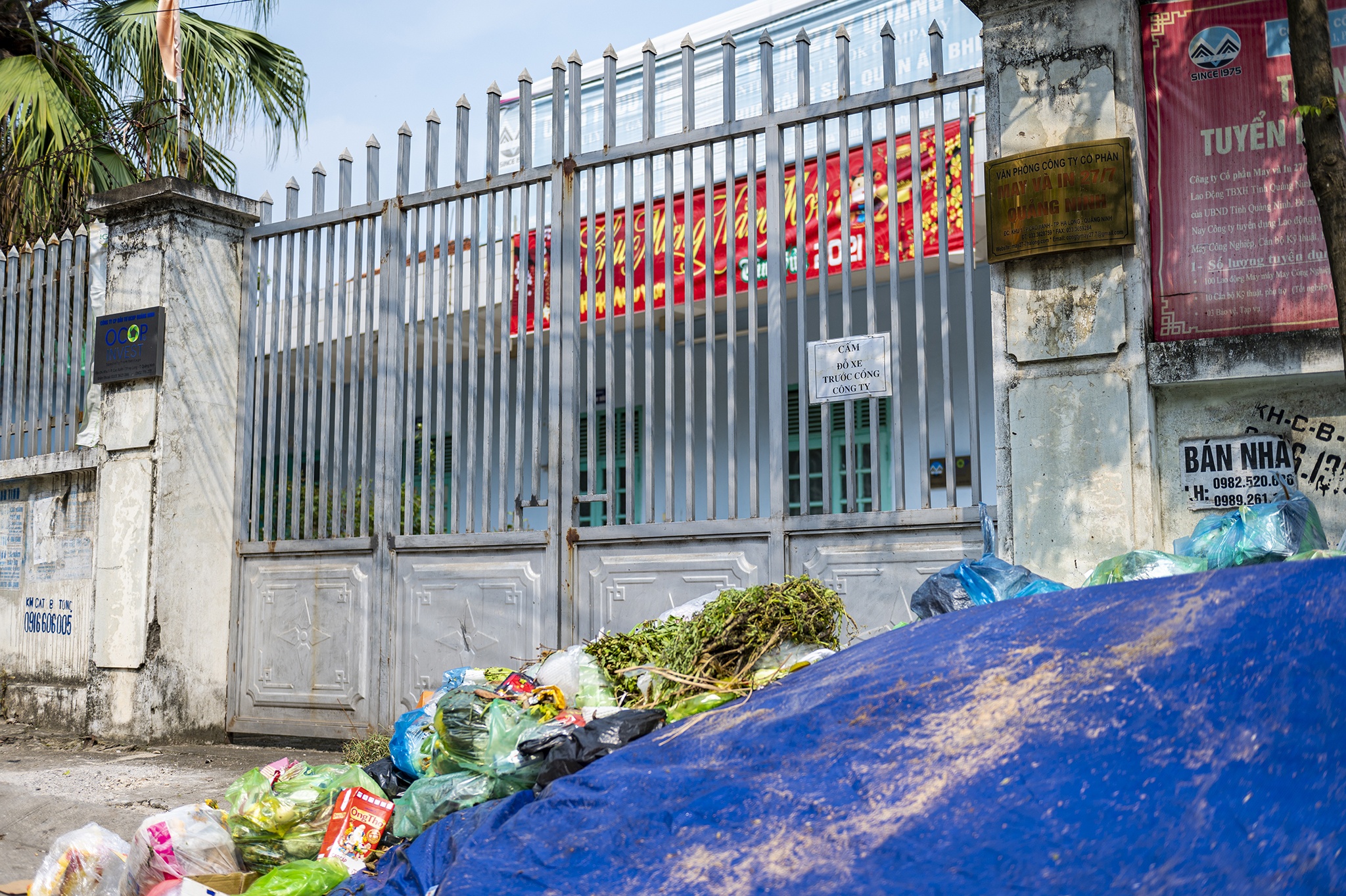 Rac thai bua vay nhieu tuyen pho o Ha Long anh 15