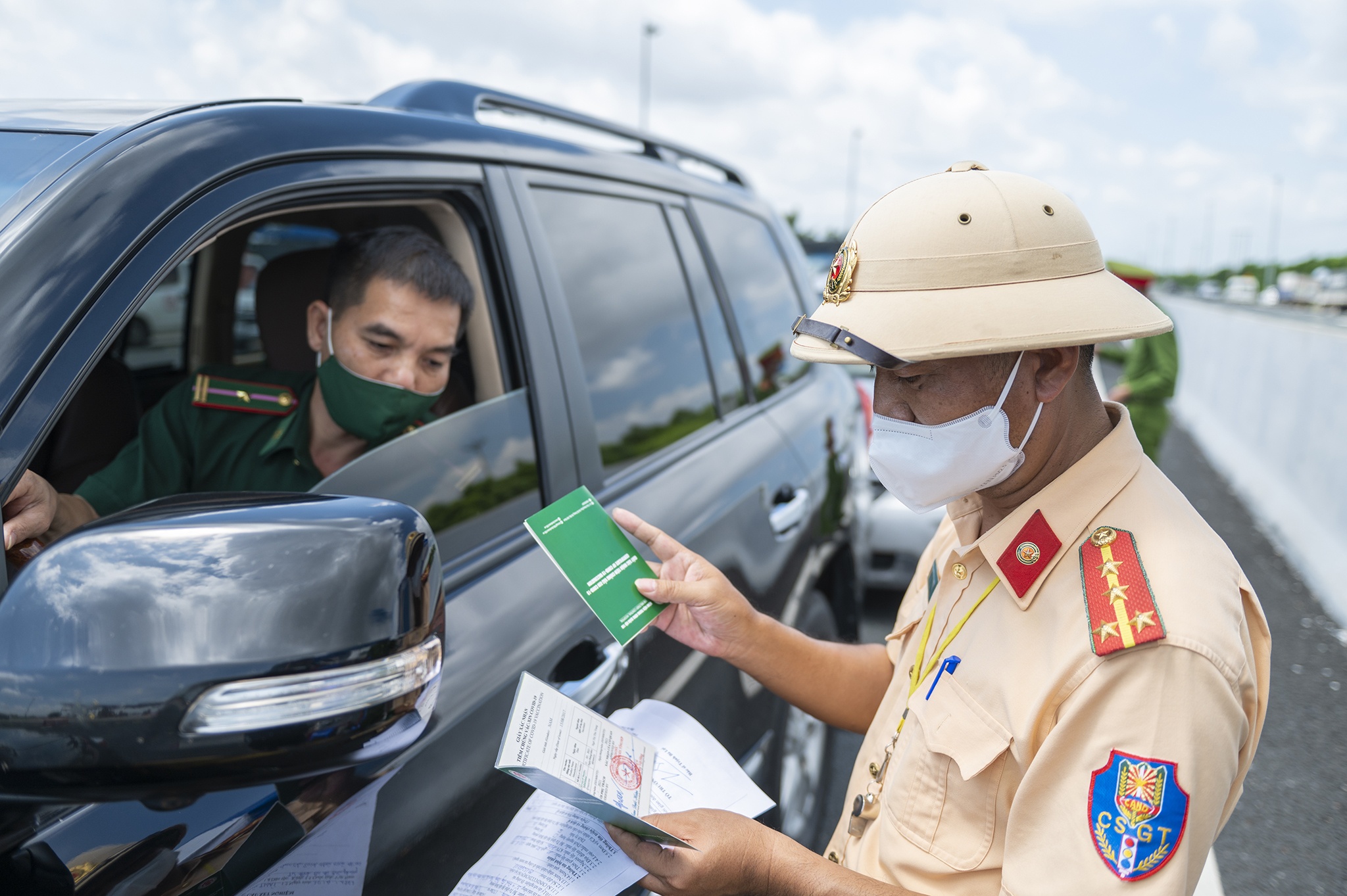 phai quay dau do chua tiem du 2 mui vaccine anh 9