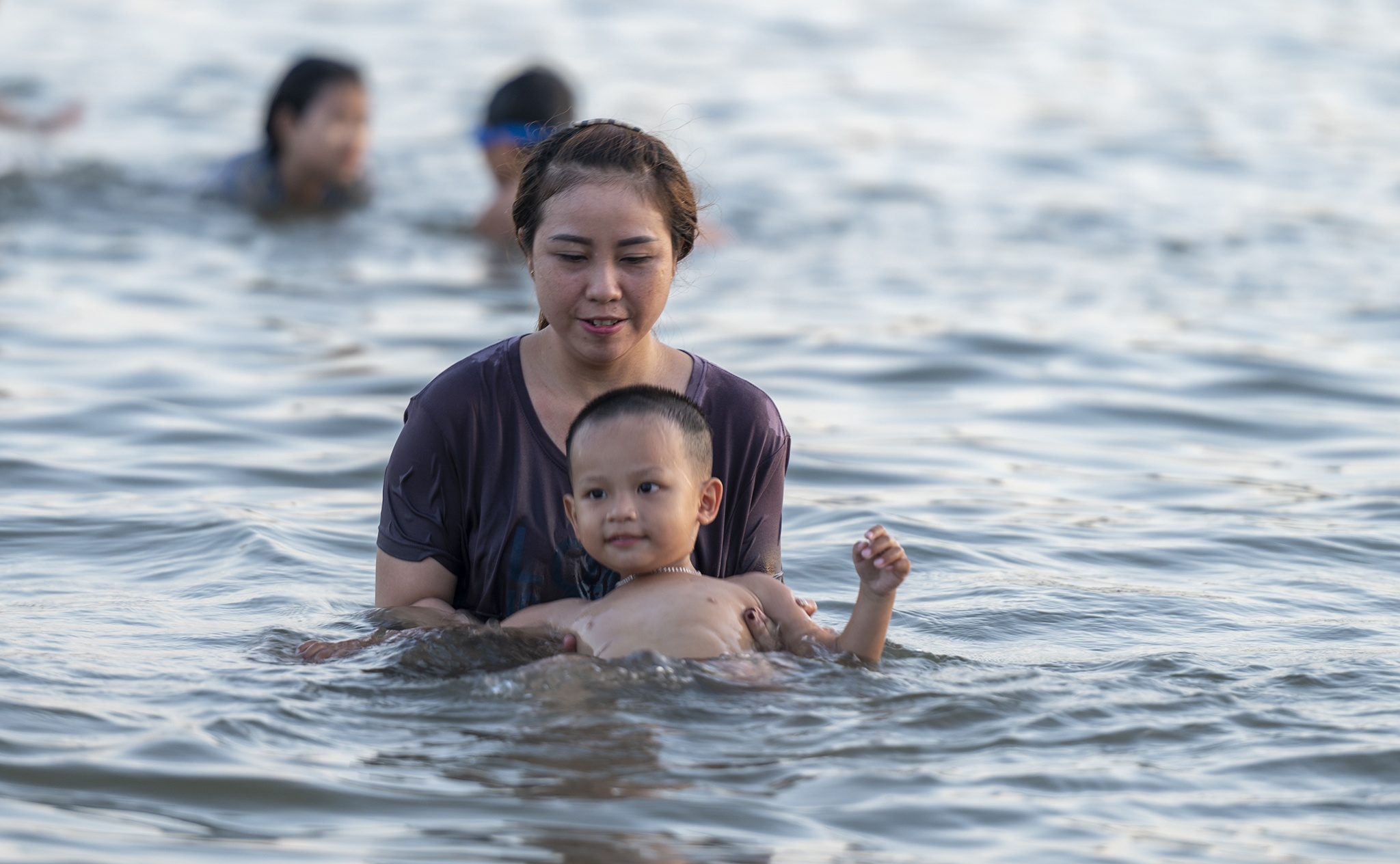 Bai bien Ha Long dong nghit nguoi anh 5