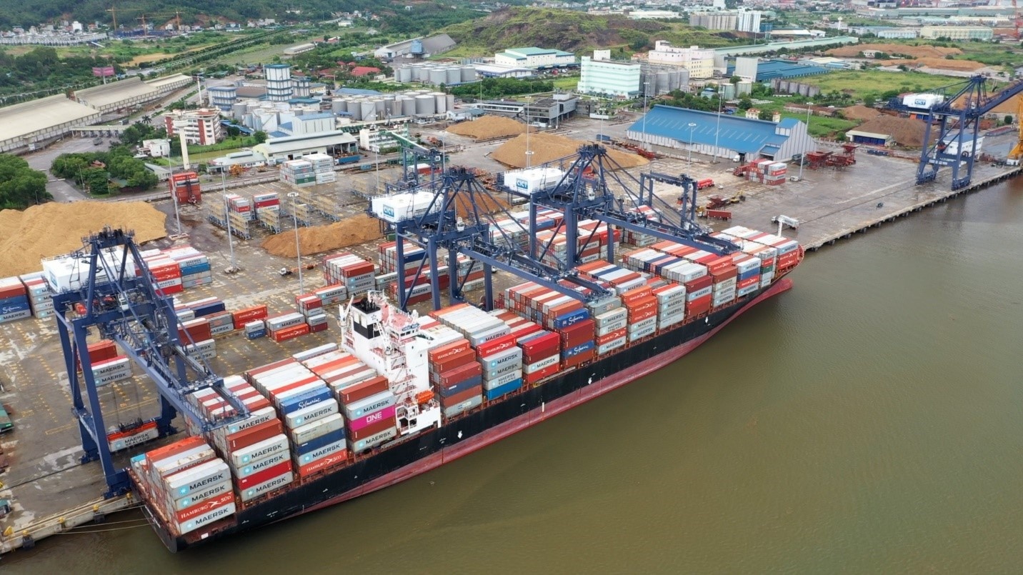 Quang Ninh no luc khong de dut gay nen kinh te truoc dai dich hinh anh