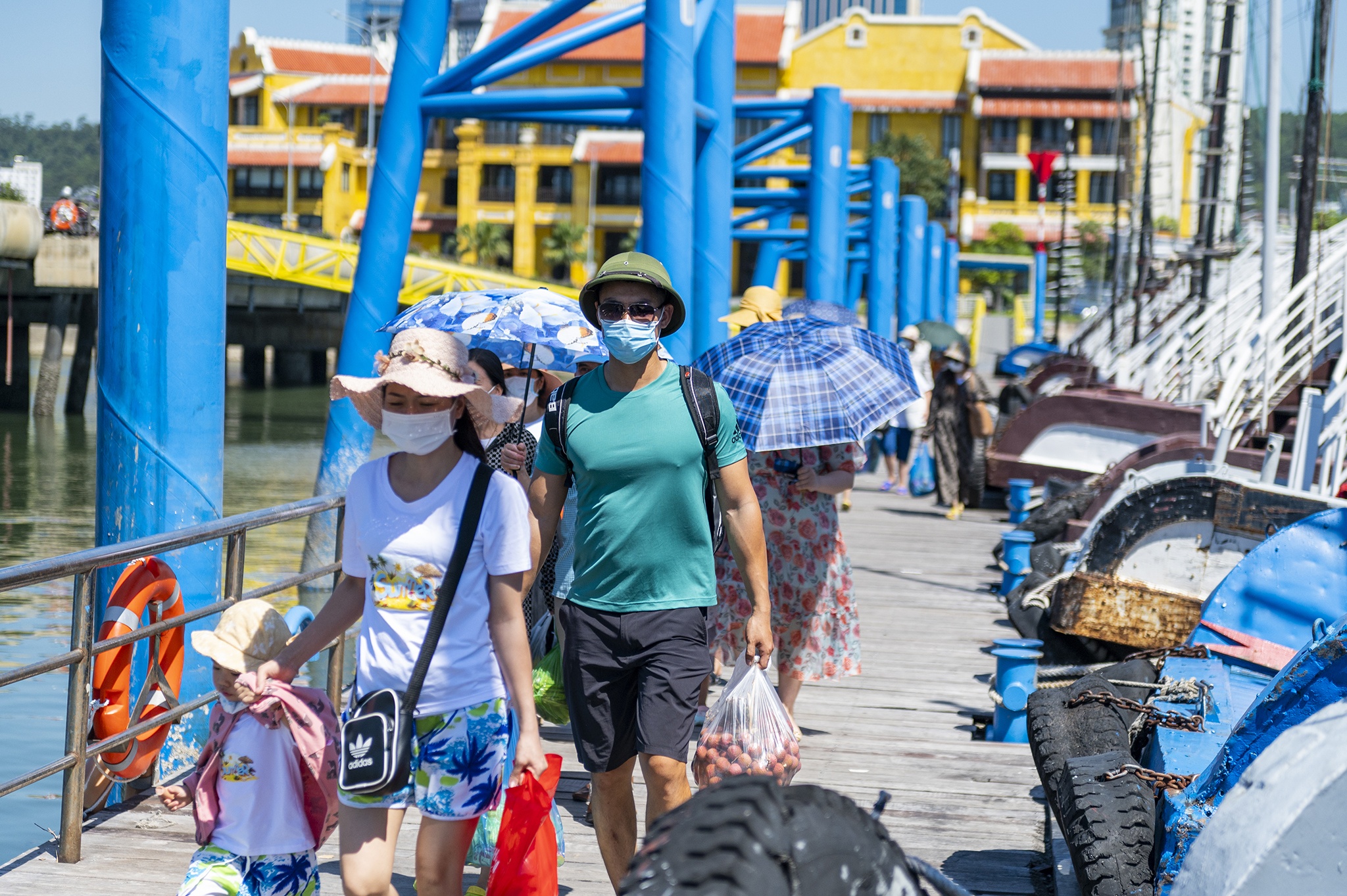 Quang Ninh san sang don khach du lich ngoai tinh tu thang 11 hinh anh