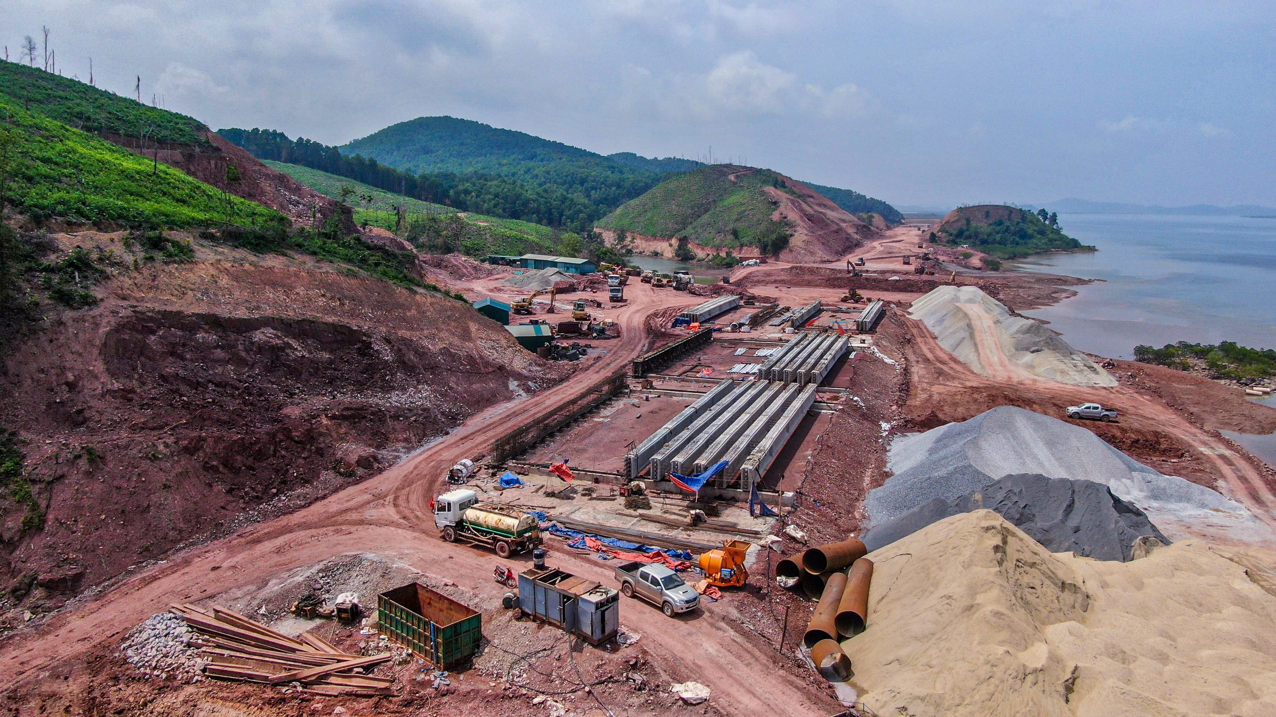 Quảng Ninh quyết tâm hoàn thành 3 dự án giao thông lớn trong năm 2021 ảnh 7 Quang Ninh quyet tam hoan thanh 3 du an giao thong lon trong nam 2021 anh 7