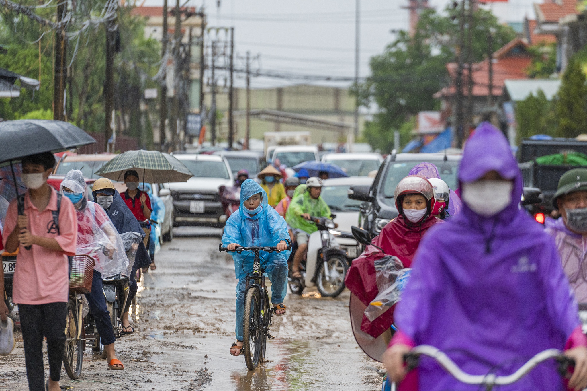 Dự án ở Hạ Long thi công chậm tiến độ, mưa 20 phút là lụt ảnh 12 Du an o Ha Long thi cong cham tien do, mua 20 phut la lut anh 12