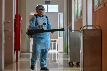 Gan 2.000 hoc sinh hoc truc tuyen sau khi co 2 ca nhiem nCoV hinh anh