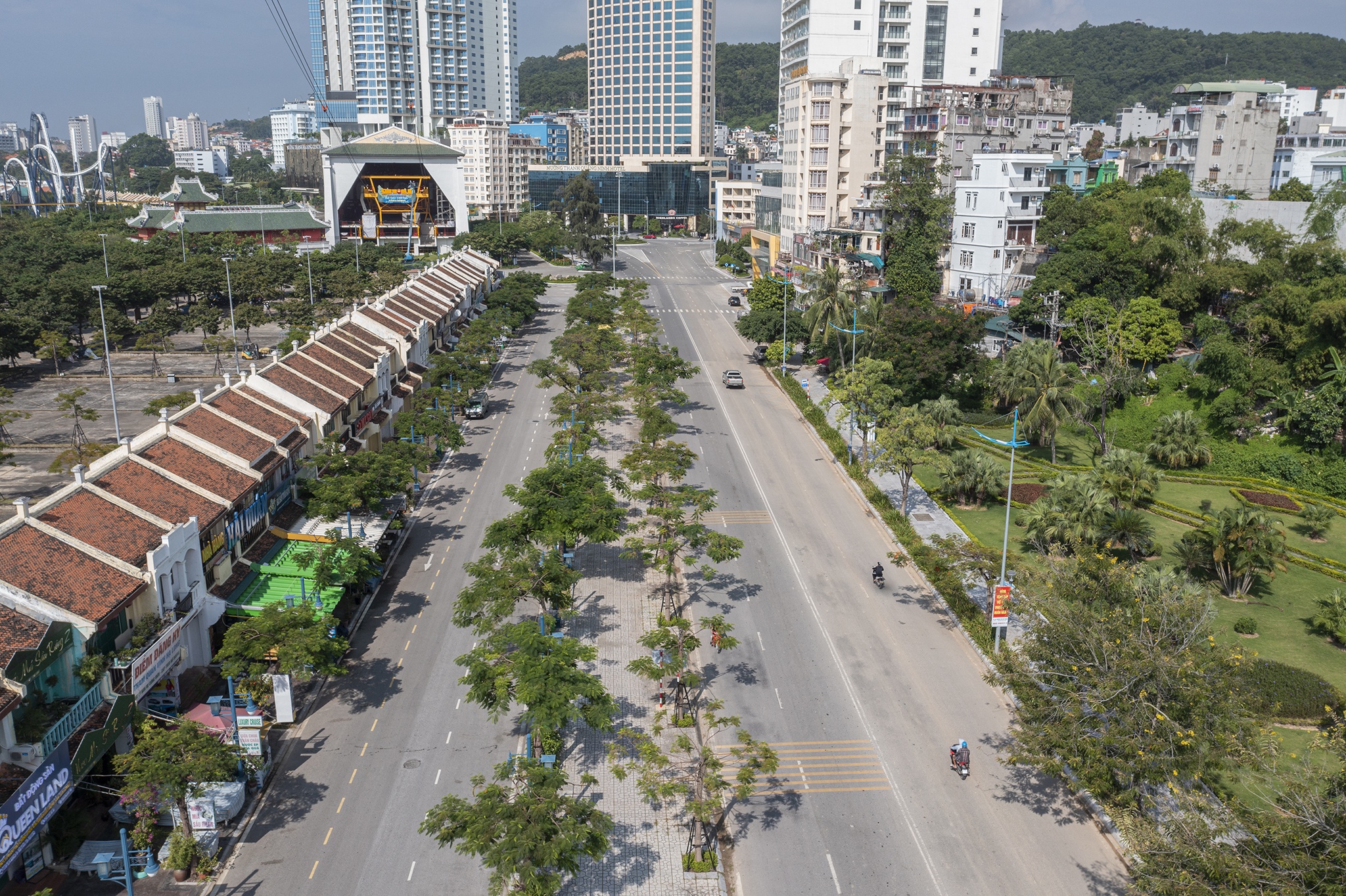 Khu du lich,  Khu du lich Bai Chay,  Khu du lich Ha Long,  Quang Ninh,  Ha Long,  du lich,  khach du lich,  du khach,  dich Covid-19,  Covid-19 anh 1