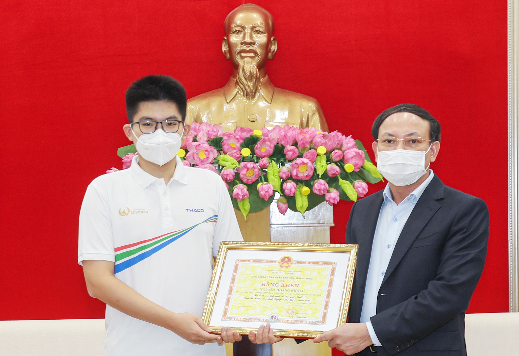 Quang Ninh,  Bi thu tinh uy Quang Ninh,  Quang Ninh,  Quang Yen,  Nguyen Hoang Khanh,  Truong THPT Bach Dang,  Bach Dang,  chung ket nam,  duong len dinh Olympia,  Olympia 21 anh 1