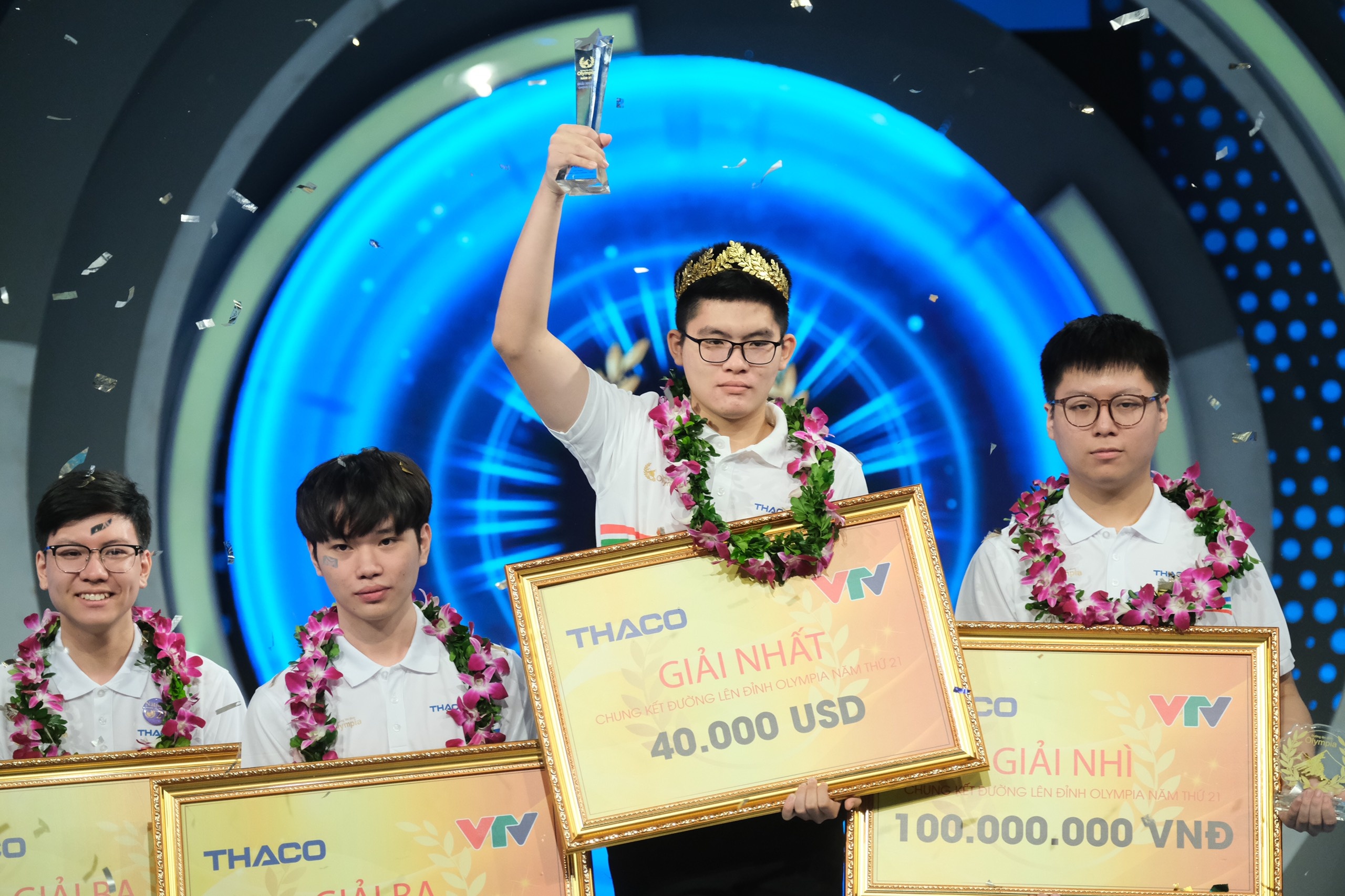 Quang Ninh,  Bi thu tinh uy Quang Ninh,  Quang Ninh,  Quang Yen,  Nguyen Hoang Khanh,  Truong THPT Bach Dang,  Bach Dang,  chung ket nam,  duong len dinh Olympia,  Olympia 21 anh 2