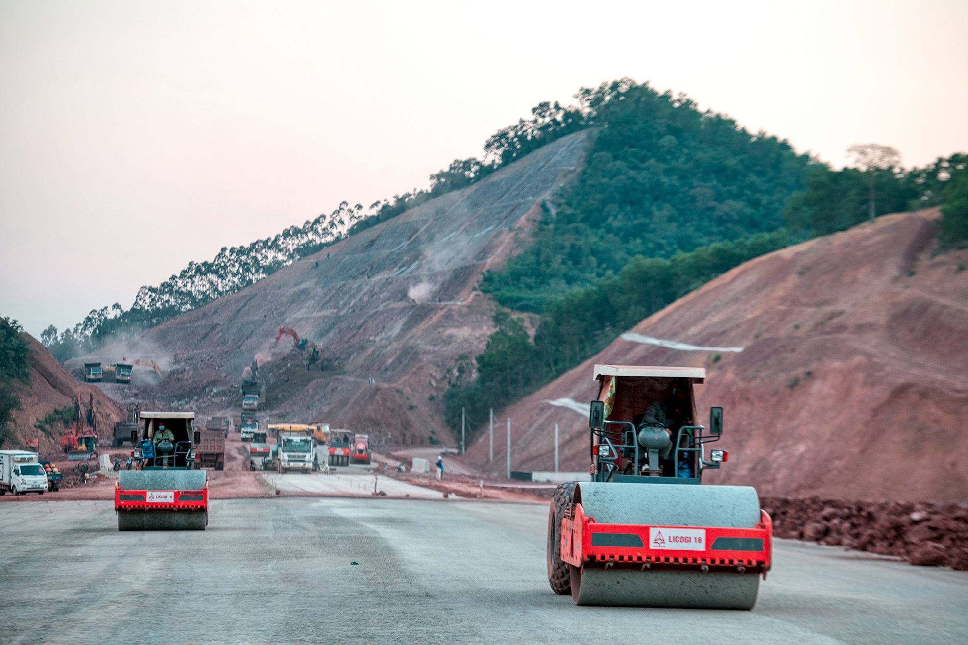 Quang Ninh,  cau Van Tien,  Cao toc,  cao toc Van Don - Mong Cai,  cao toc Van Don - Tien Yen,  hop long,  du an,  cau,  cau vuot bien anh 8