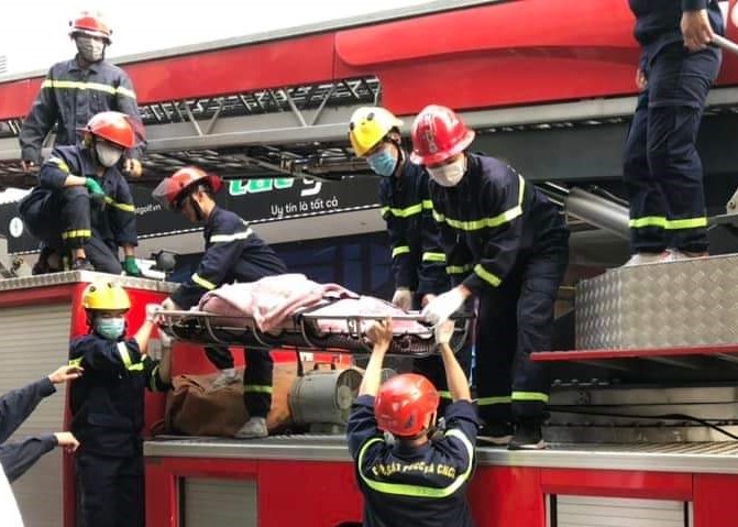 Hoc sinh lop 7 tu vong sau khi roi tu tang cao chung cu hinh anh