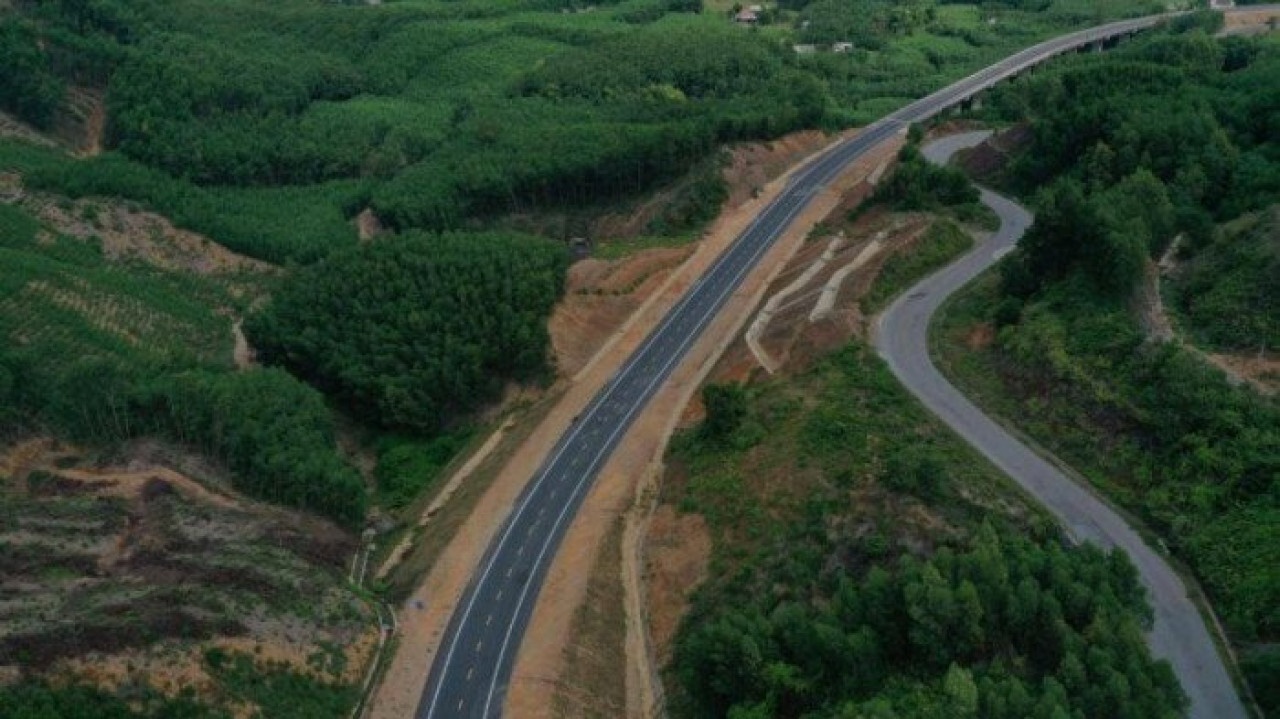 san bay phu cat anh 2