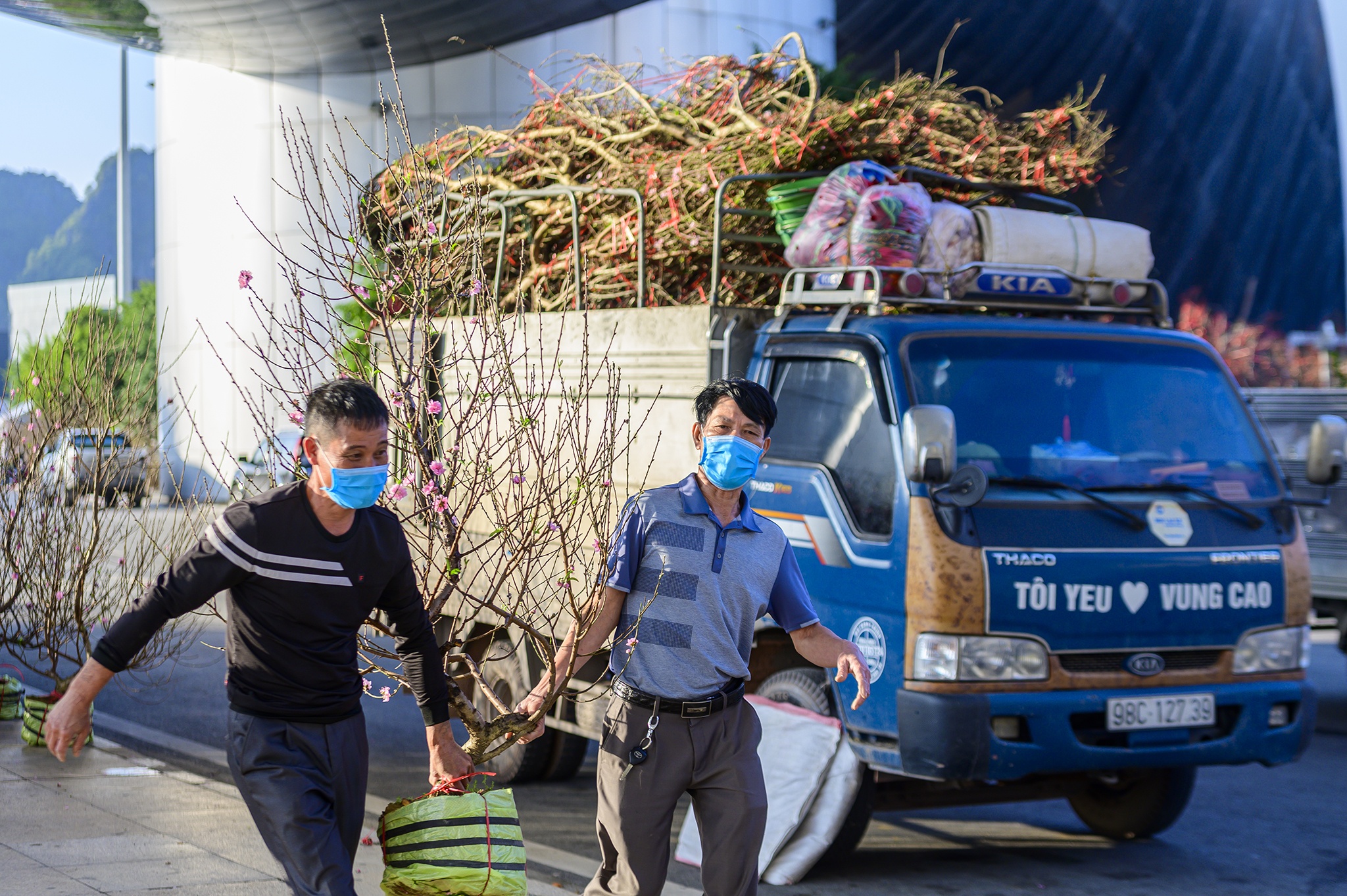 Dao Tet,  Tet Nguyen dan,  cho hoa,  cho hoa tet,  Quang Ninh,  Ha Long,  dao da,  nhat chi mai anh 3