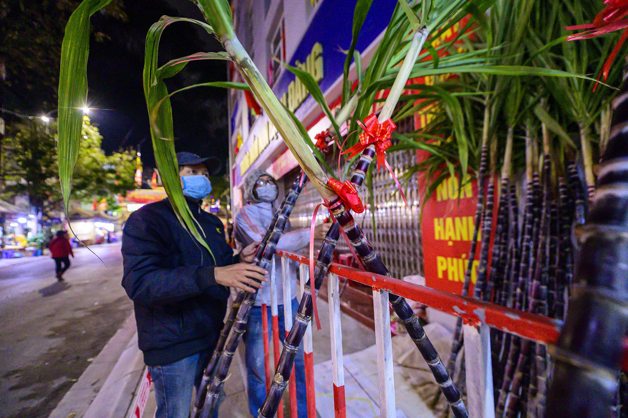 Quang Ninh,  Ha Long,  chua Long Tien,  xep hang,  di le chua dau nam,  phat giao,  le bai anh 15